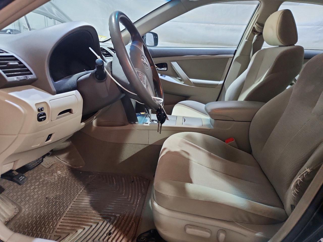 2011 Toyota Camry Le Green vin: 4T4BF3EK0BR116038