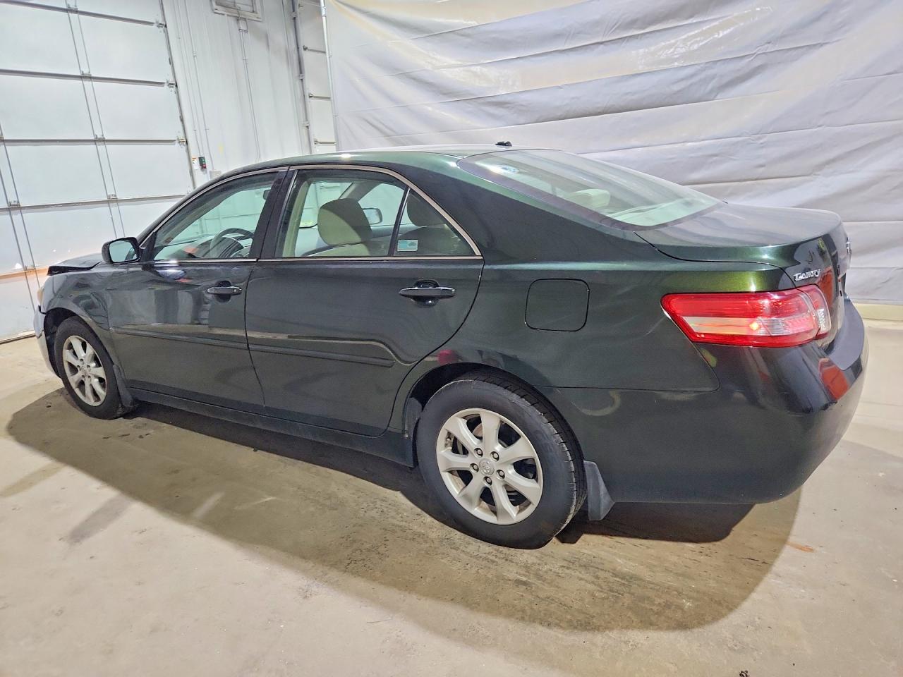 2011 Toyota Camry Le Green vin: 4T4BF3EK0BR116038