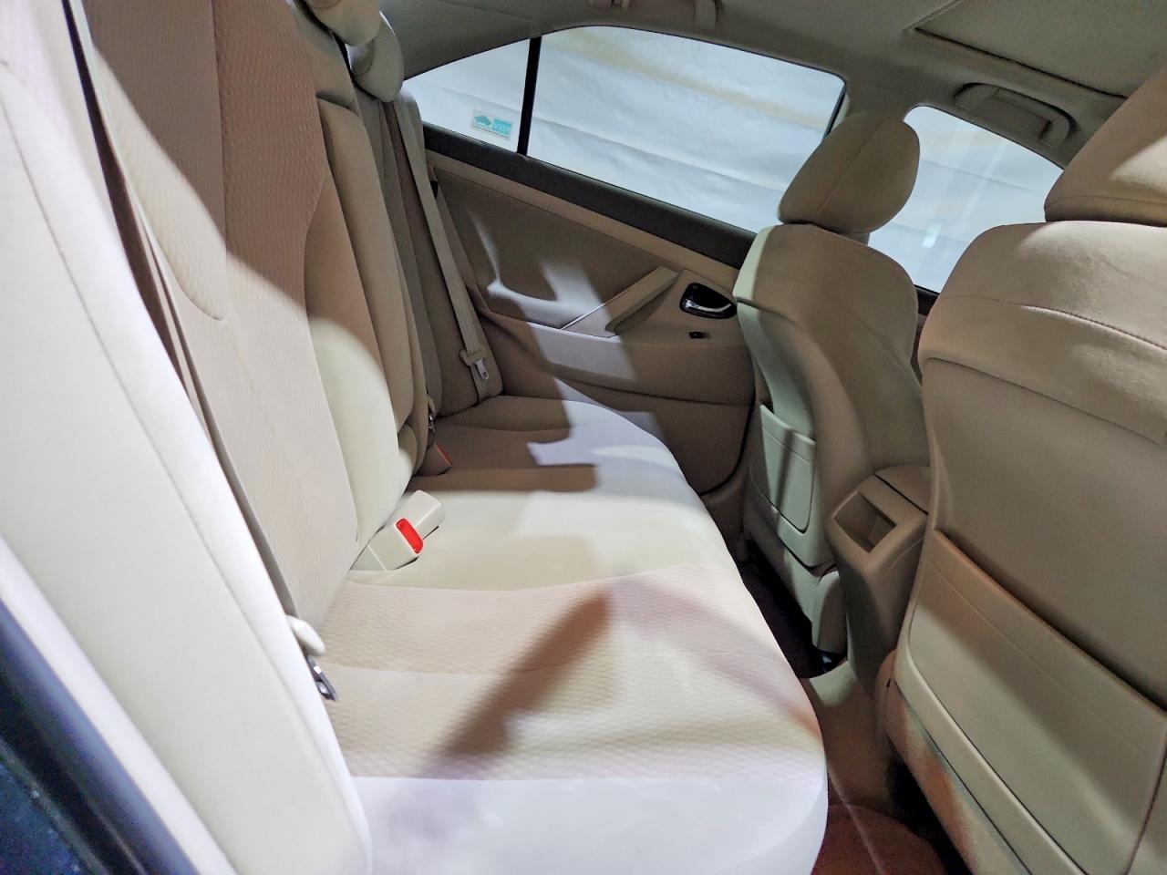 2011 Toyota Camry Le Green vin: 4T4BF3EK0BR116038