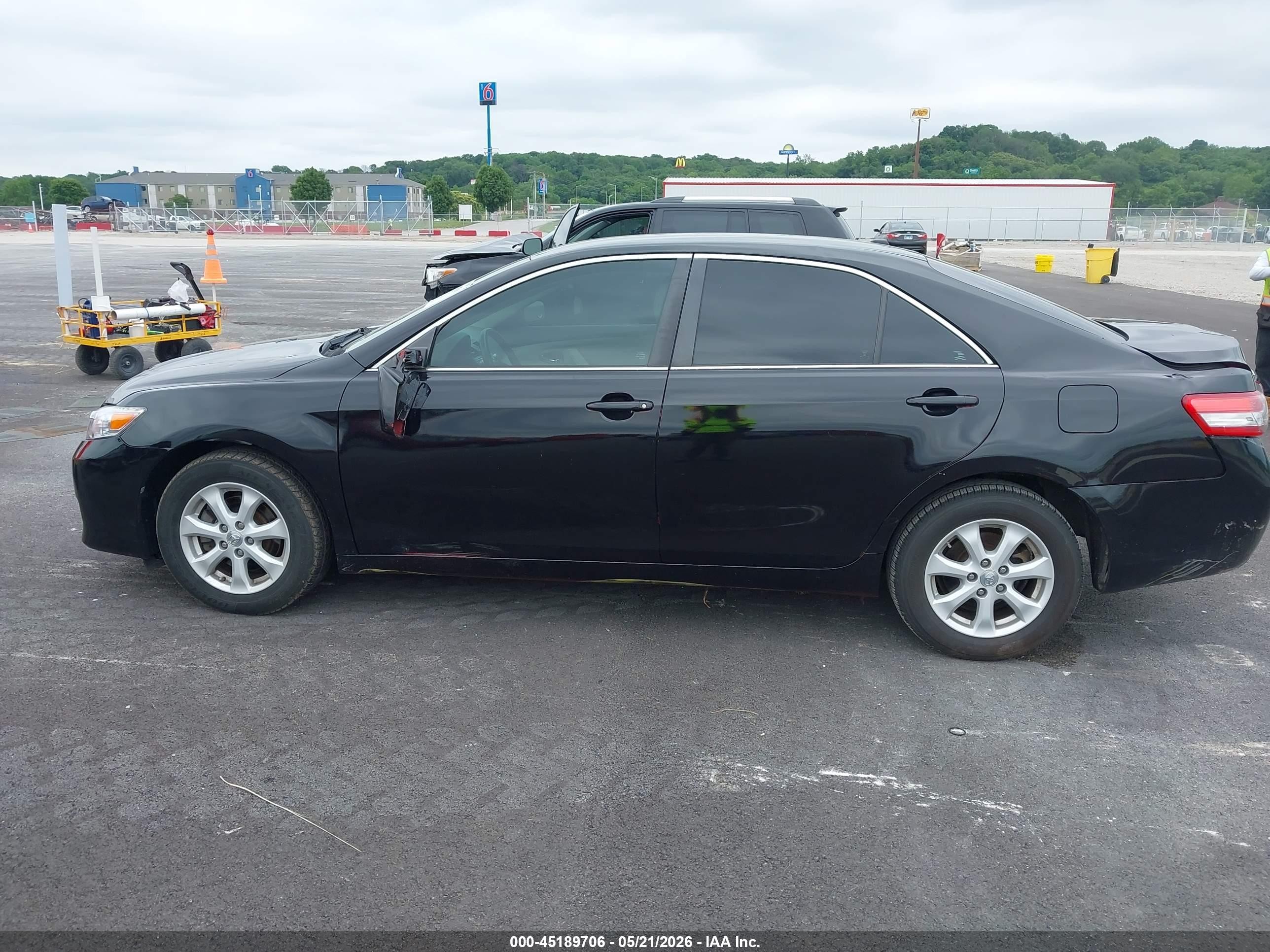 2011 Toyota Camry Le Black vin: 4T4BF3EK0BR128402