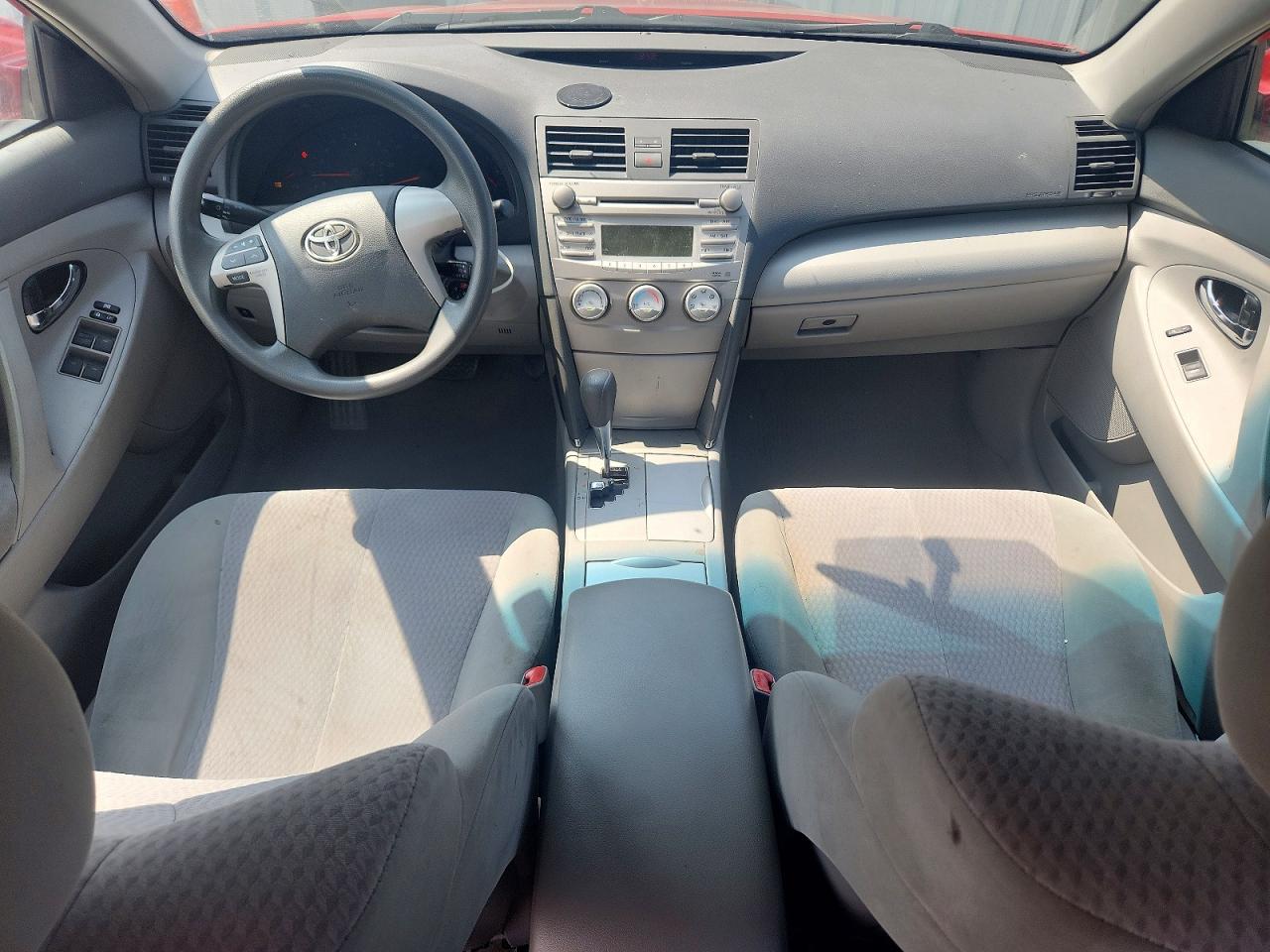 2011 Toyota Camry Le Red vin: 4T4BF3EK0BR130814