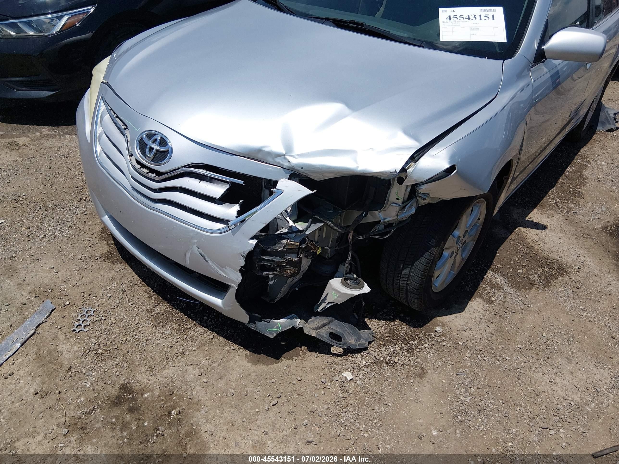 2011 Toyota Camry Le Серебряный vin: 4T4BF3EK0BR163702