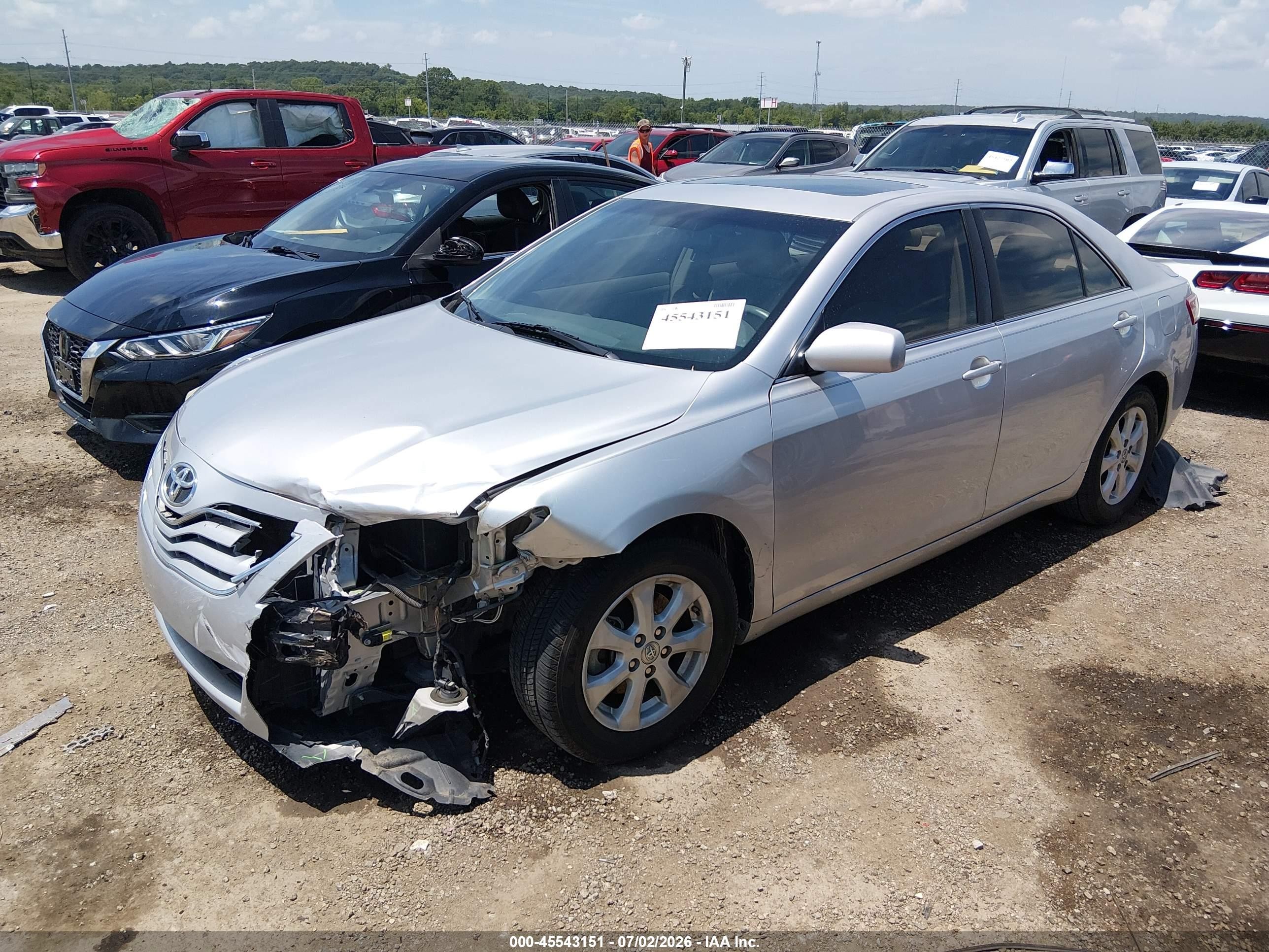 2011 Toyota Camry Le Серебряный vin: 4T4BF3EK0BR163702