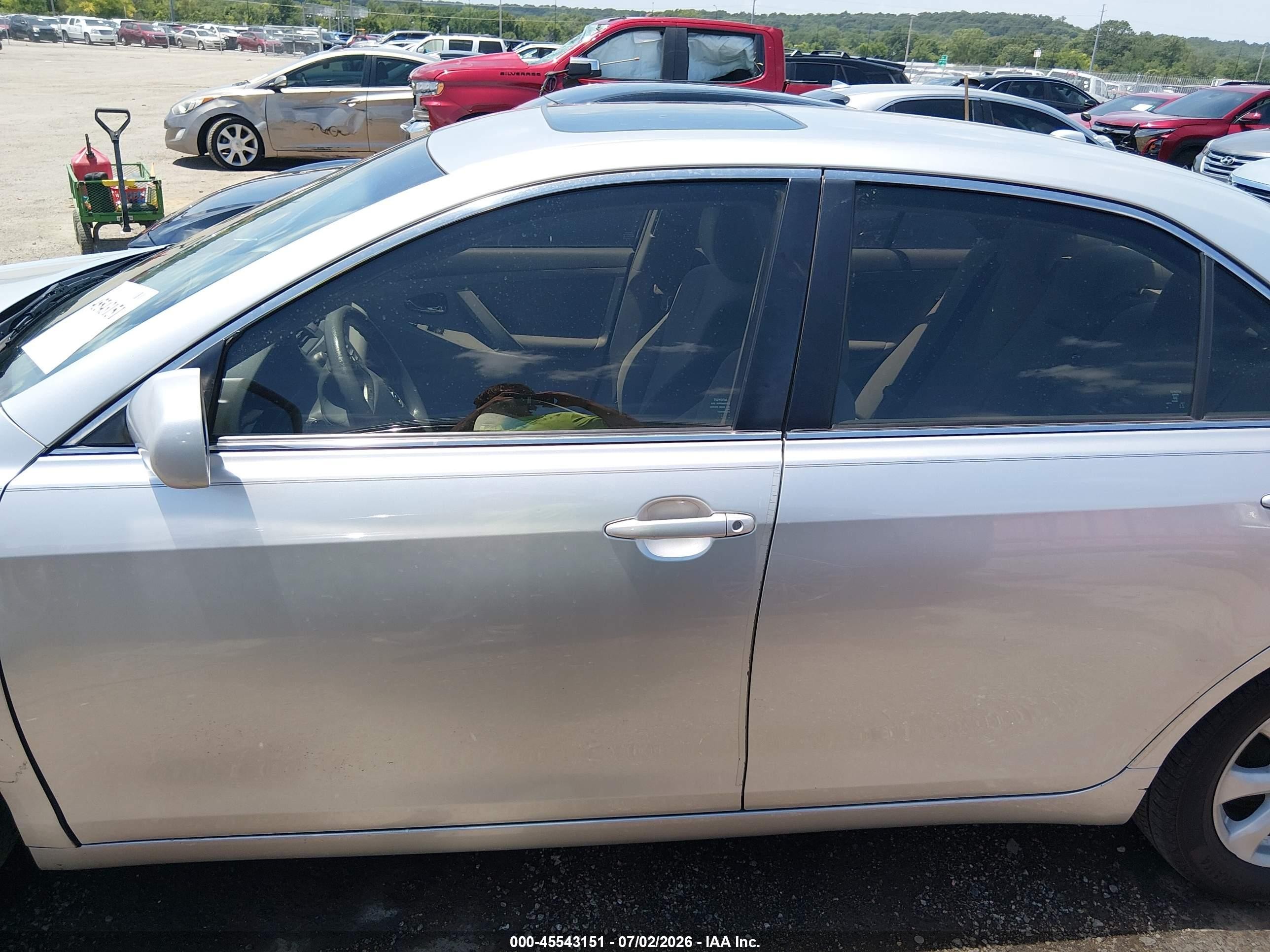 2011 Toyota Camry Le Серебряный vin: 4T4BF3EK0BR163702