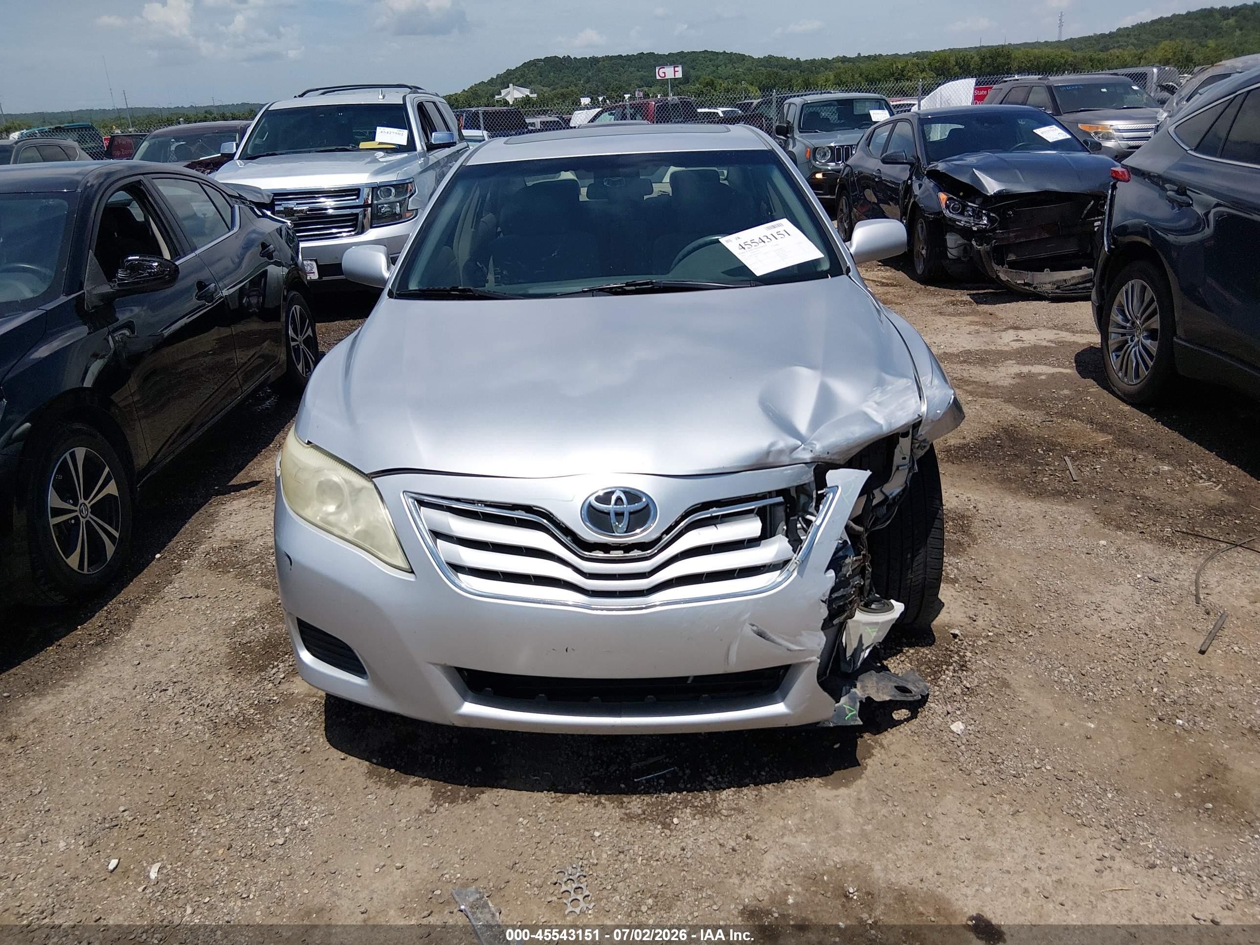 2011 Toyota Camry Le Серебряный vin: 4T4BF3EK0BR163702