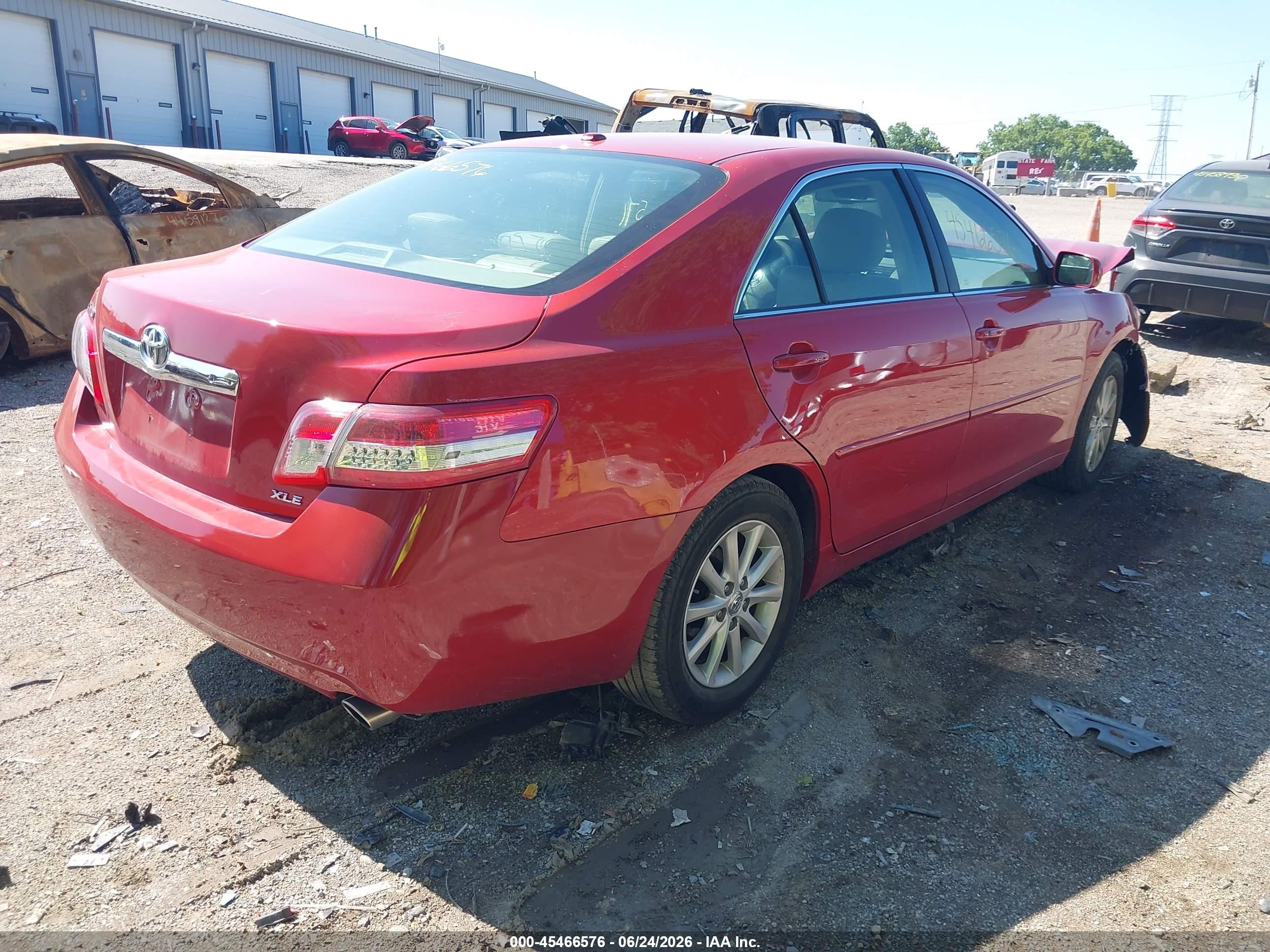 2011 Toyota Camry Xle Red vin: 4T4BF3EK0BR186591