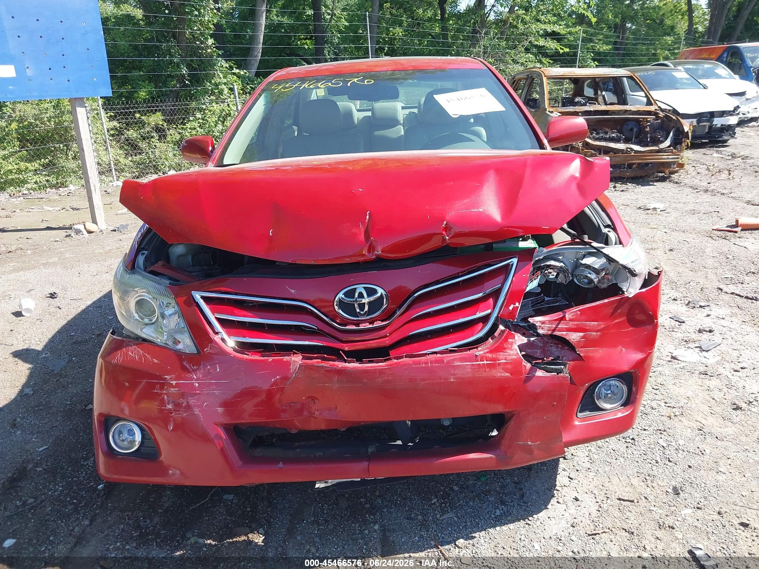 2011 Toyota Camry Xle Red vin: 4T4BF3EK0BR186591