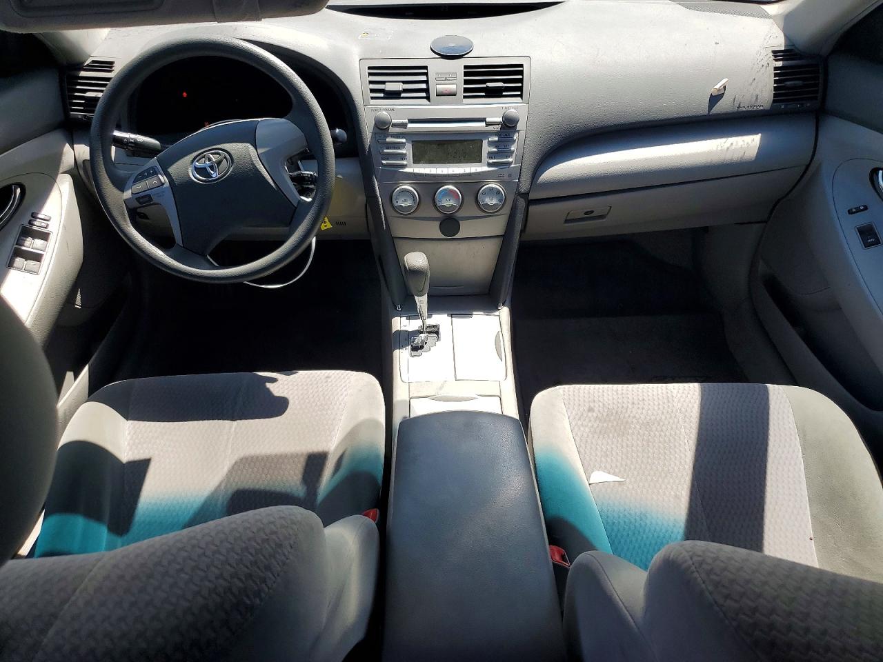 2011 Toyota Camry Le Silver vin: 4T4BF3EK0BR190527
