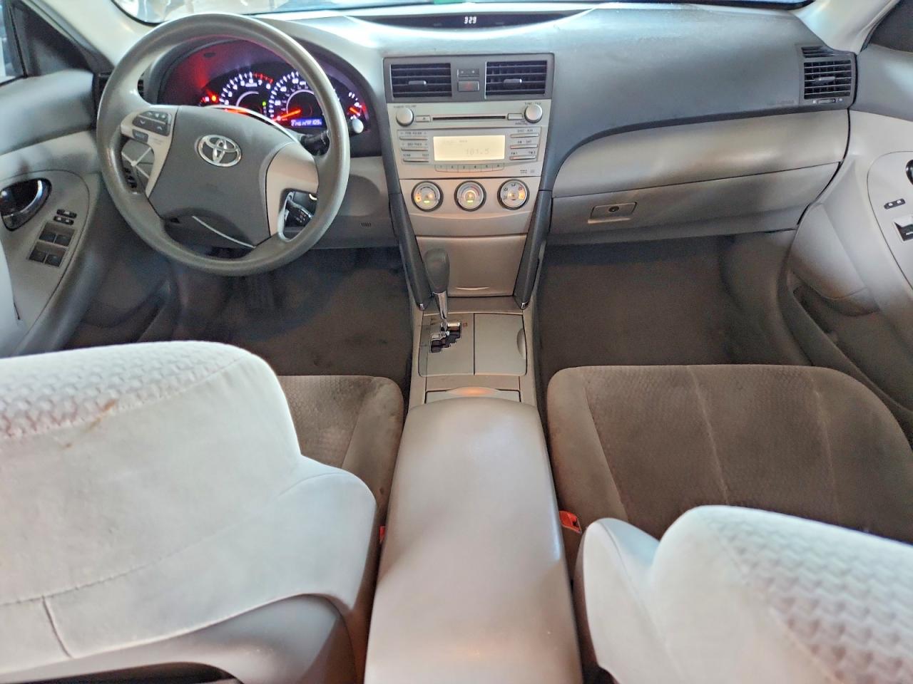 2011 Toyota Camry Le Silver vin: 4T4BF3EK0BR197803