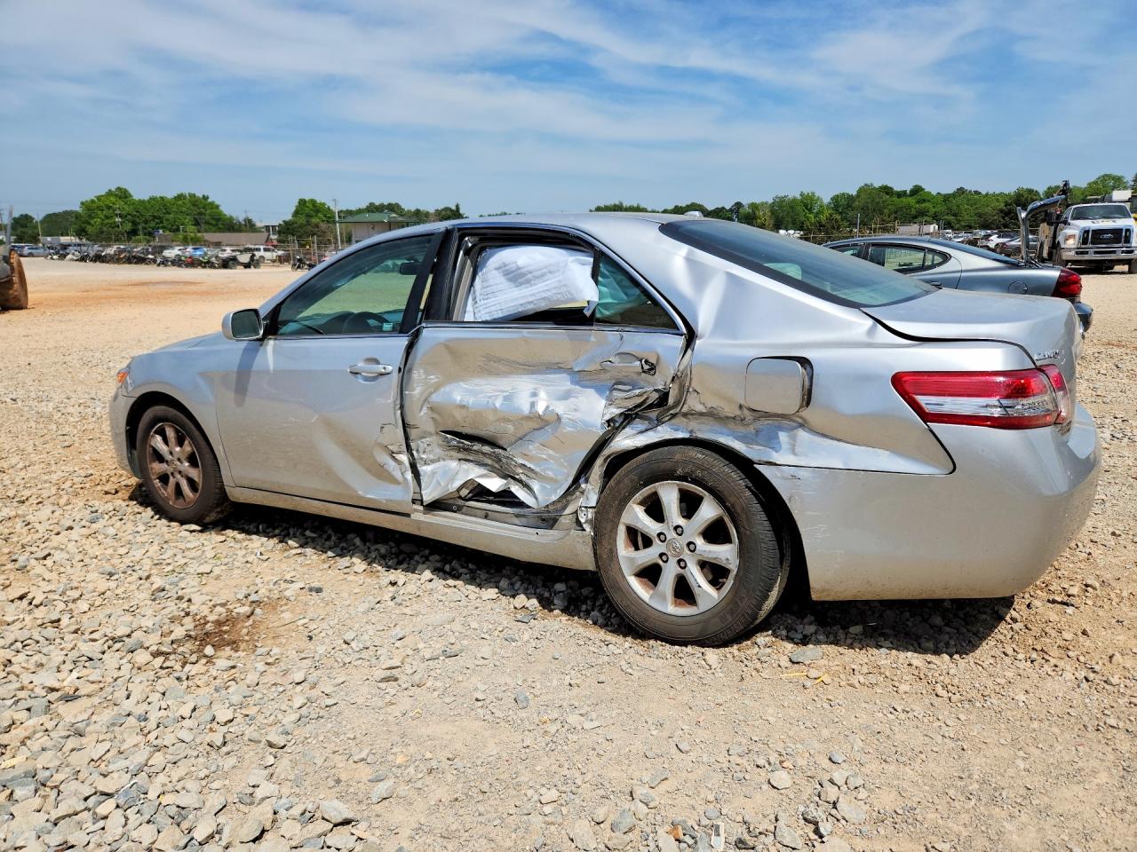 2011 Toyota Camry Le Silver vin: 4T4BF3EK0BR203552