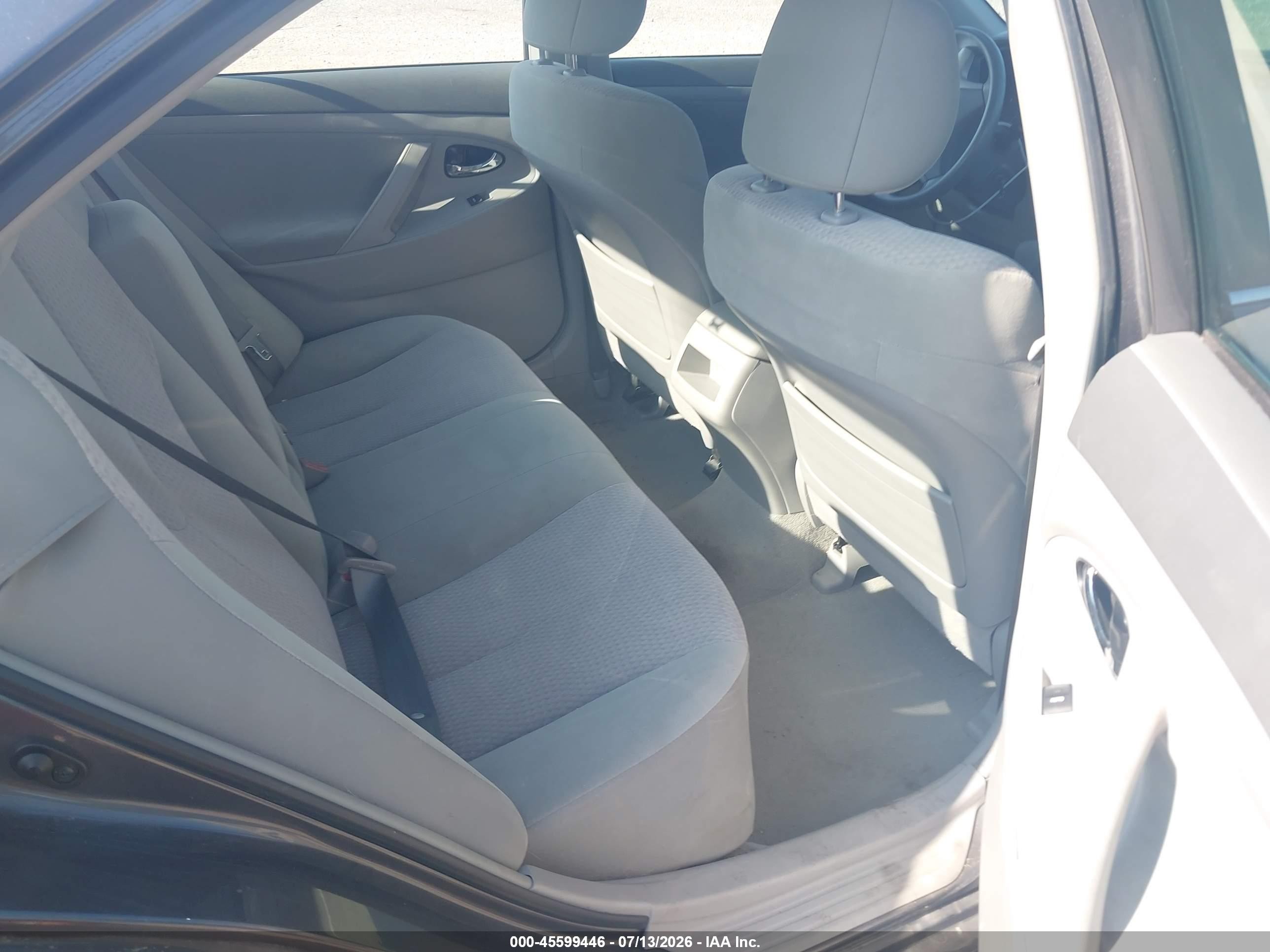 2011 Toyota Camry Le Gray vin: 4T4BF3EK0BR206502