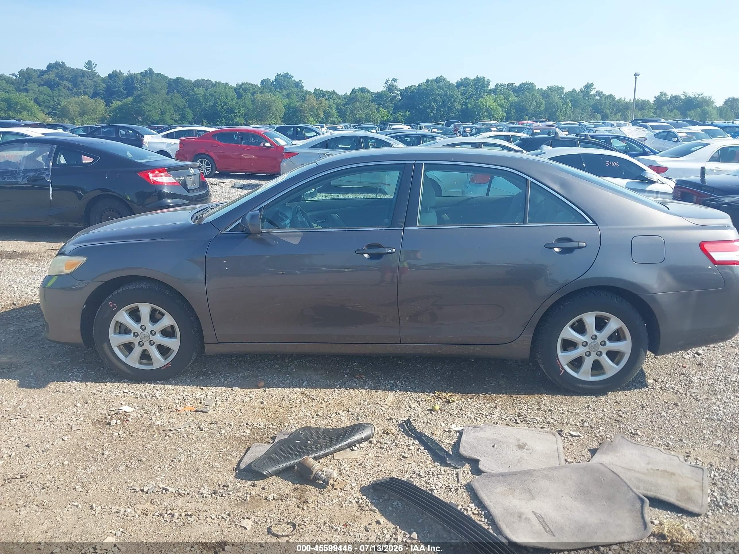 2011 Toyota Camry Le Gray vin: 4T4BF3EK0BR206502