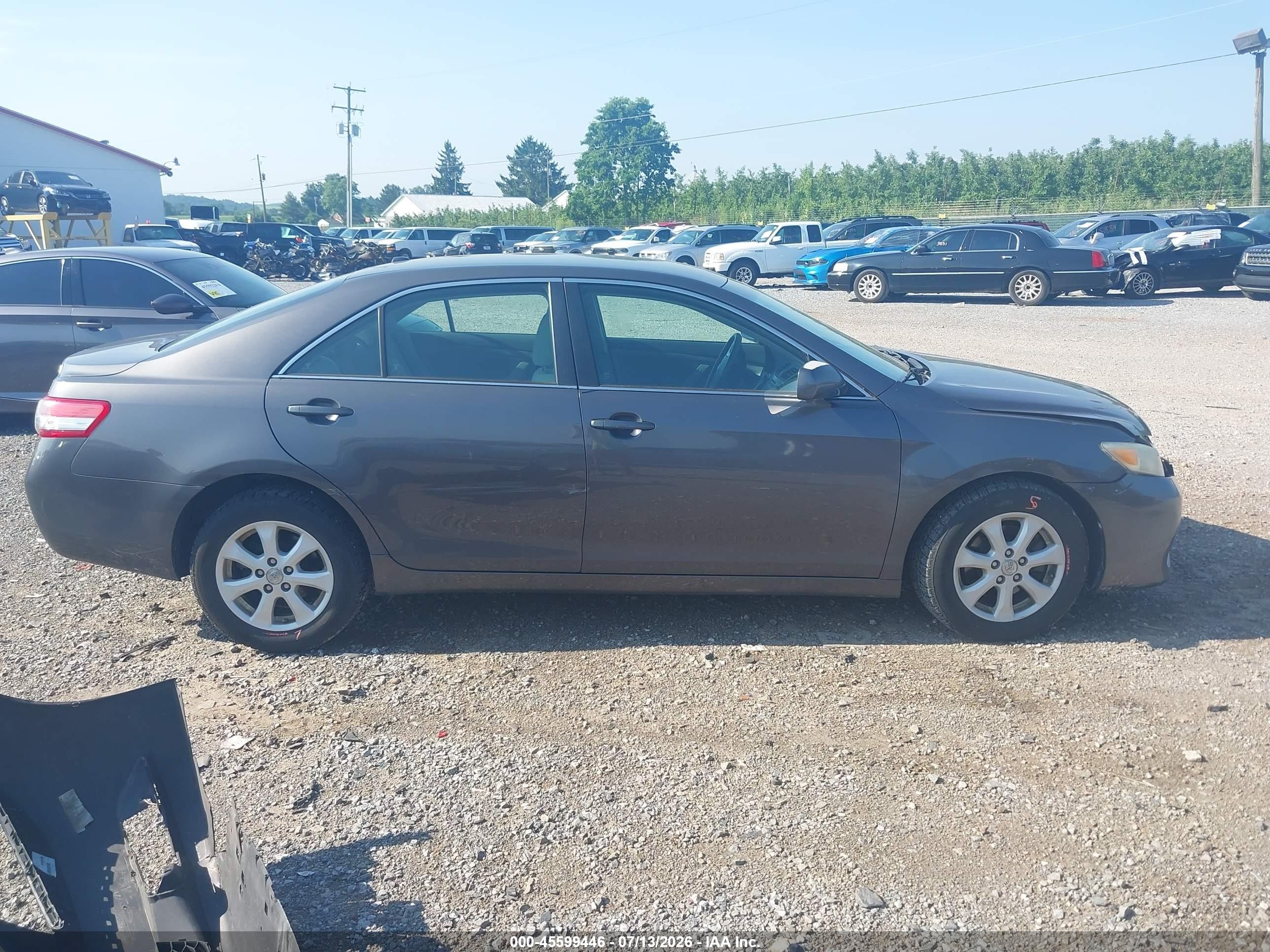 2011 Toyota Camry Le Gray vin: 4T4BF3EK0BR206502