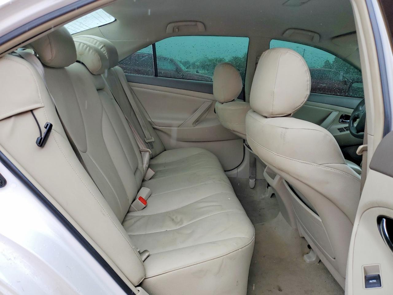 2011 Toyota Camry Base White vin: 4T4BF3EK0BR211652
