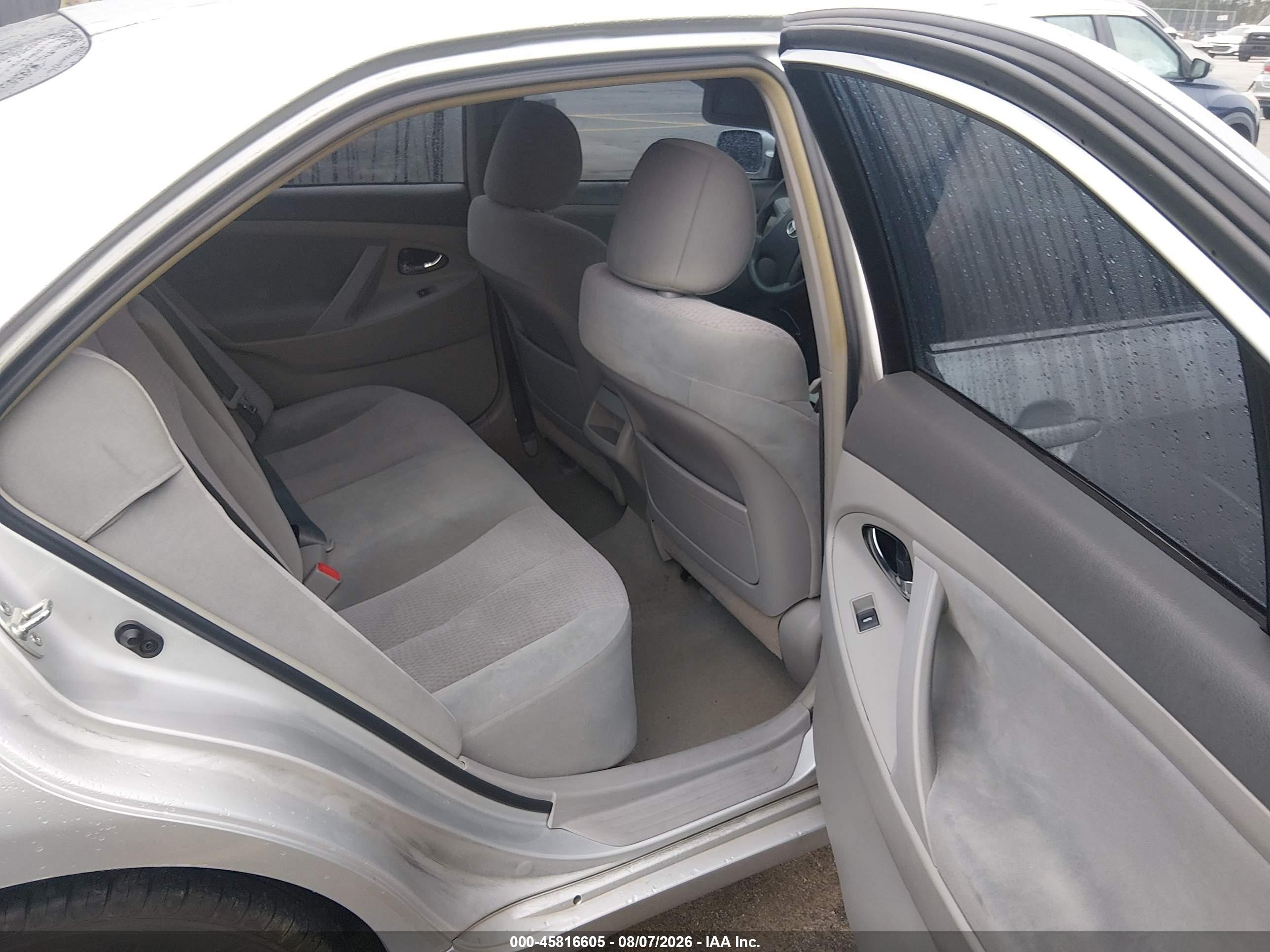 2011 Toyota Camry Le Silver vin: 4T4BF3EK0BR214566