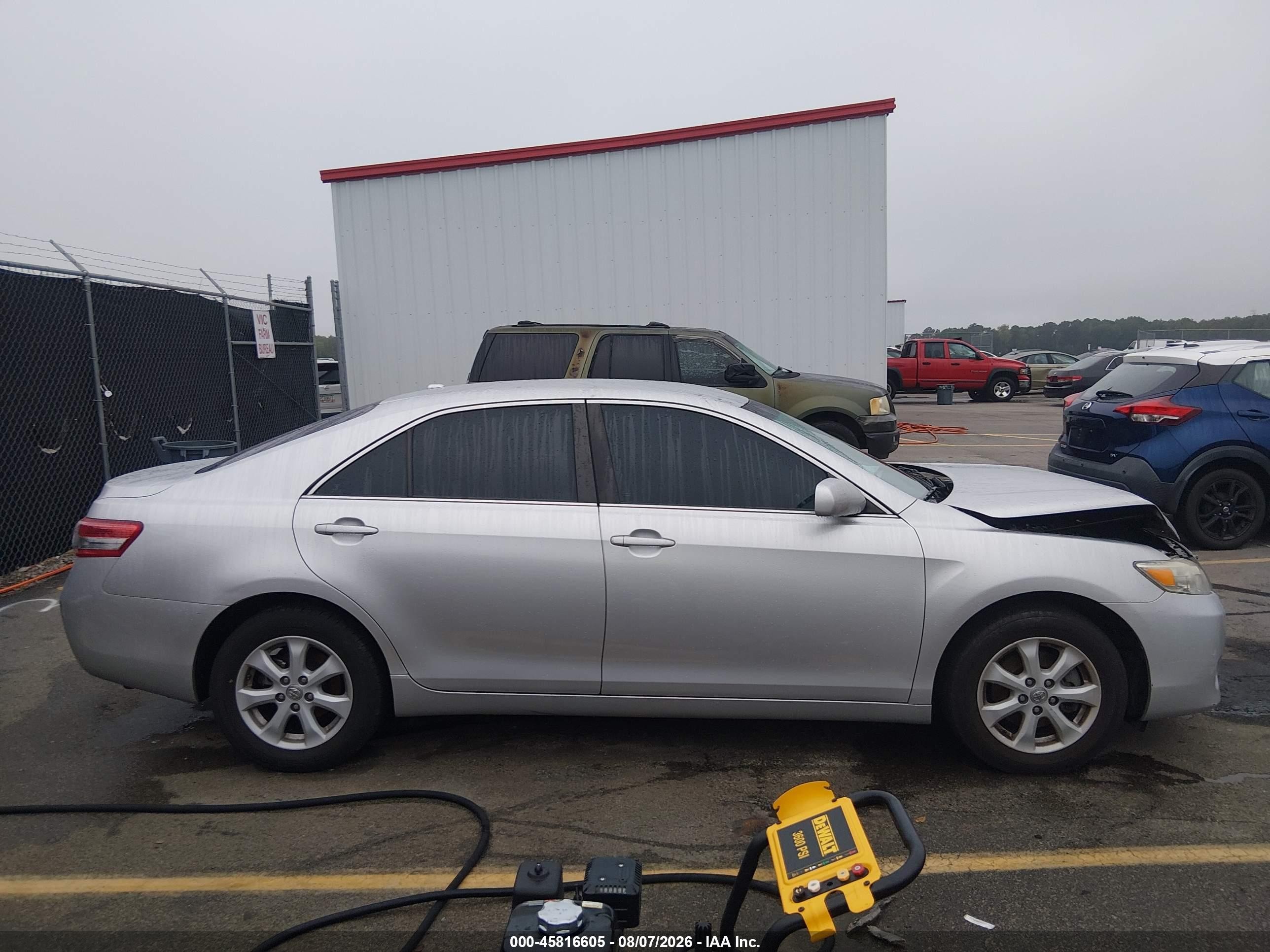 2011 Toyota Camry Le Silver vin: 4T4BF3EK0BR214566