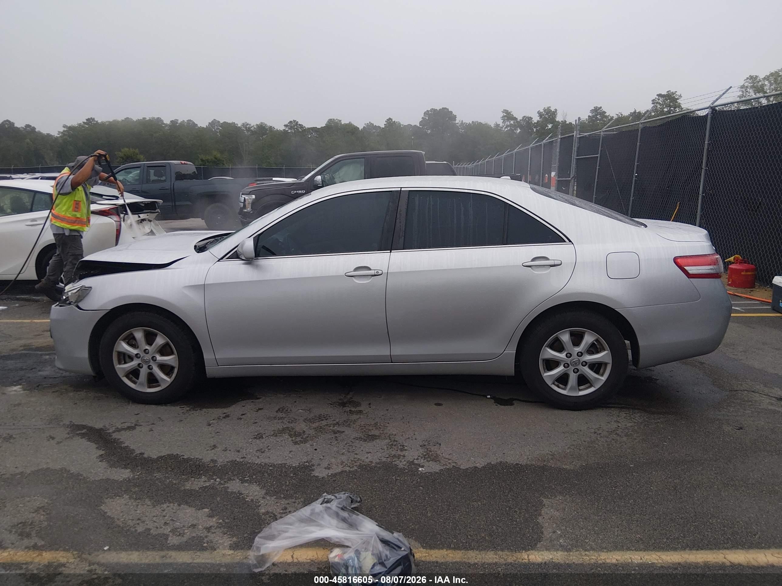 2011 Toyota Camry Le Silver vin: 4T4BF3EK0BR214566
