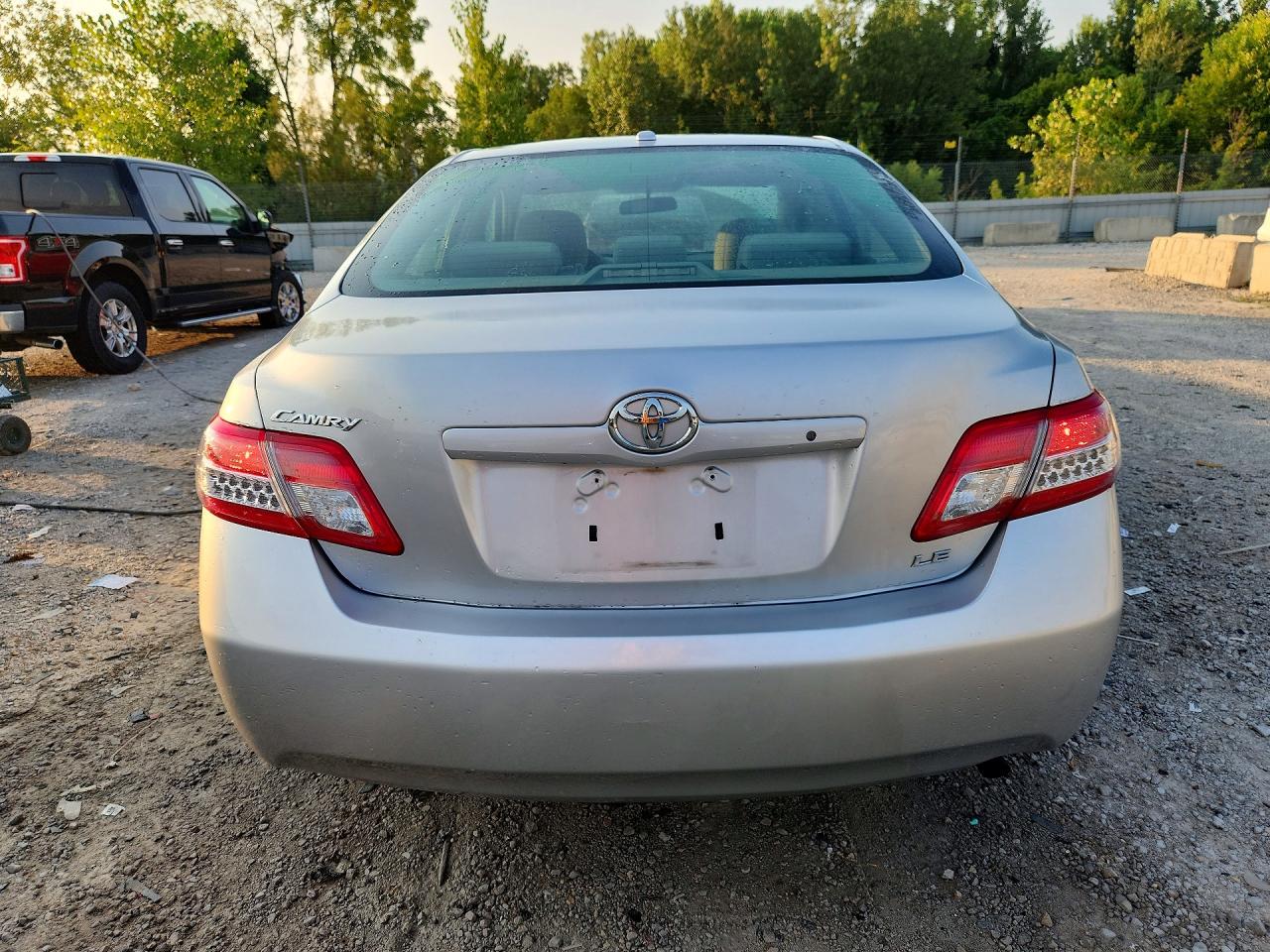 2010 Toyota Camry Le Silver vin: 4T4BF3EK1AR002564