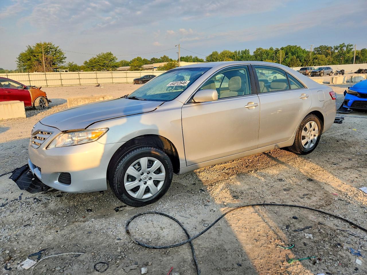 2010 Toyota Camry Le Серебряный vin: 4T4BF3EK1AR002564