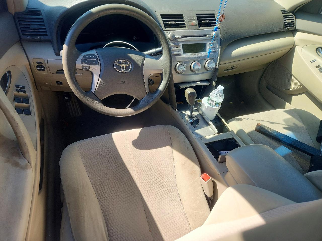 2010 Toyota Camry Le Green vin: 4T4BF3EK1AR005173