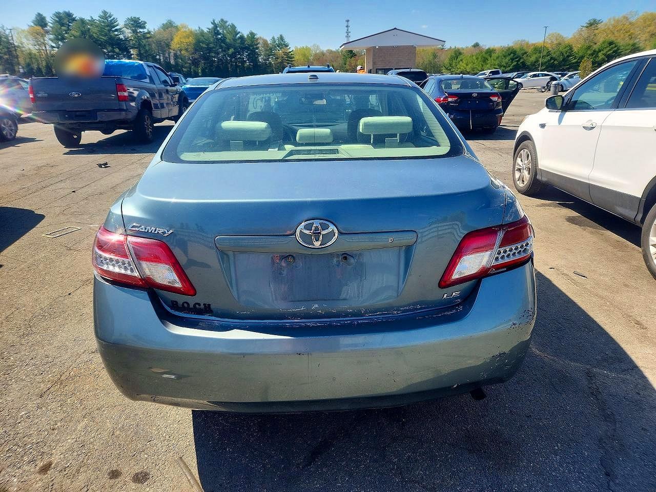 2010 Toyota Camry Le Green vin: 4T4BF3EK1AR005173