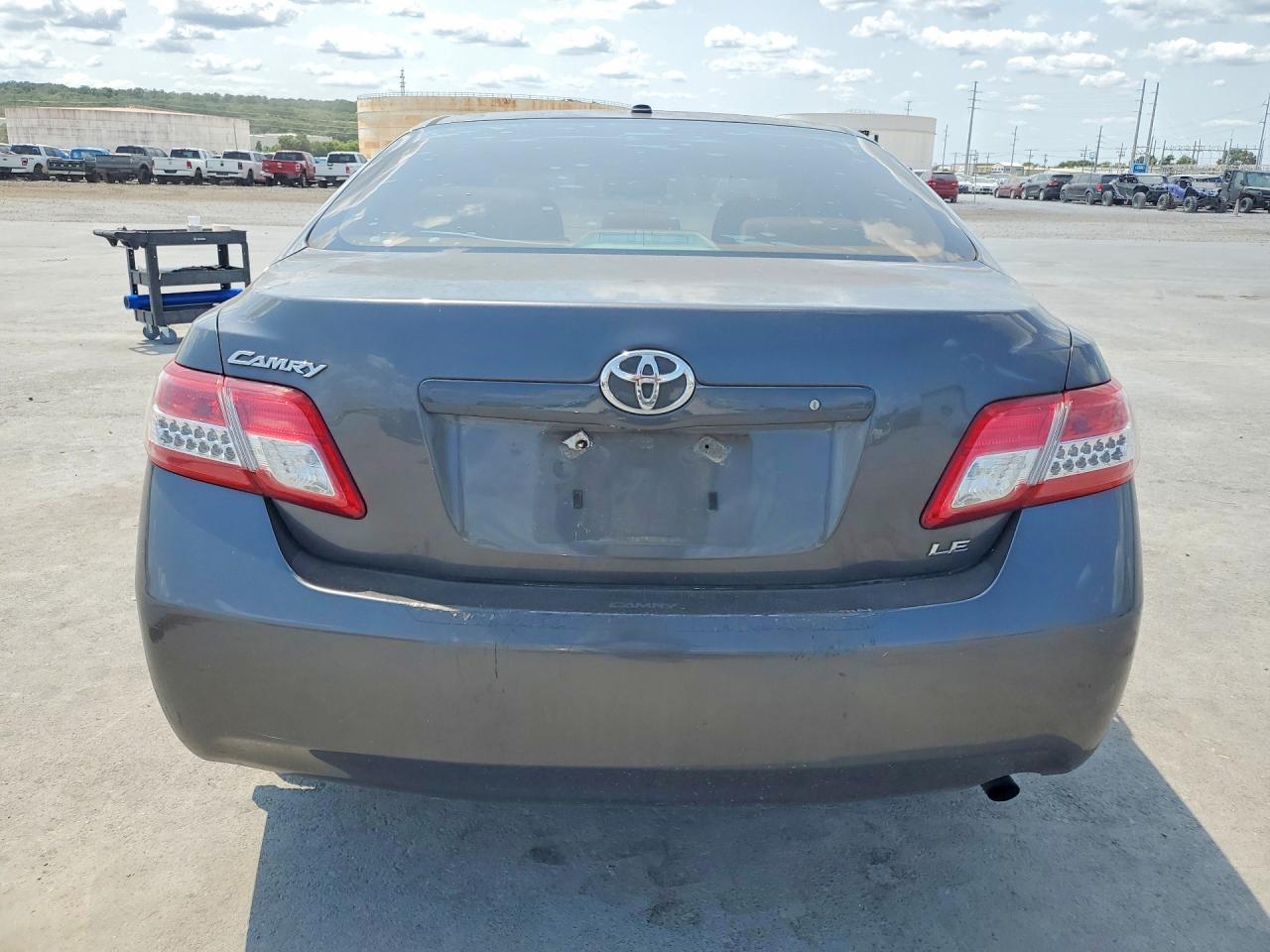 2010 Toyota Camry Le Charcoal vin: 4T4BF3EK1AR015539