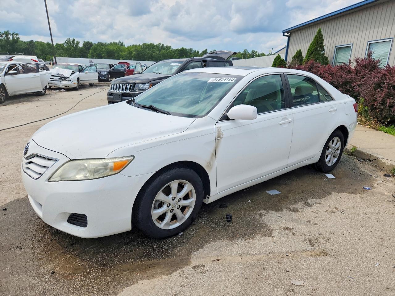 2010 Toyota Camry Le White vin: 4T4BF3EK1AR020255