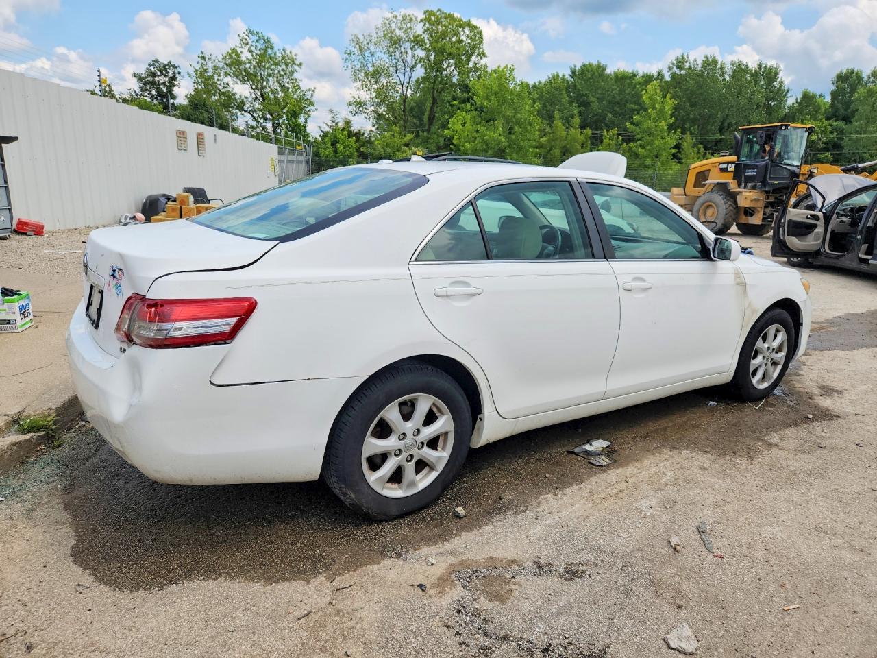 2010 Toyota Camry Le White vin: 4T4BF3EK1AR020255