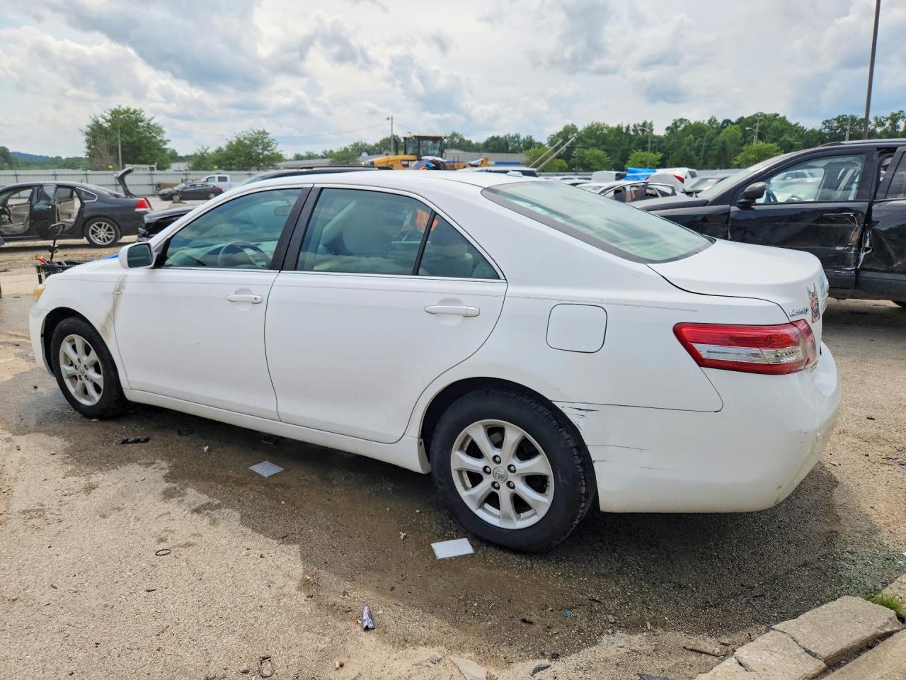 2010 Toyota Camry Le White vin: 4T4BF3EK1AR020255