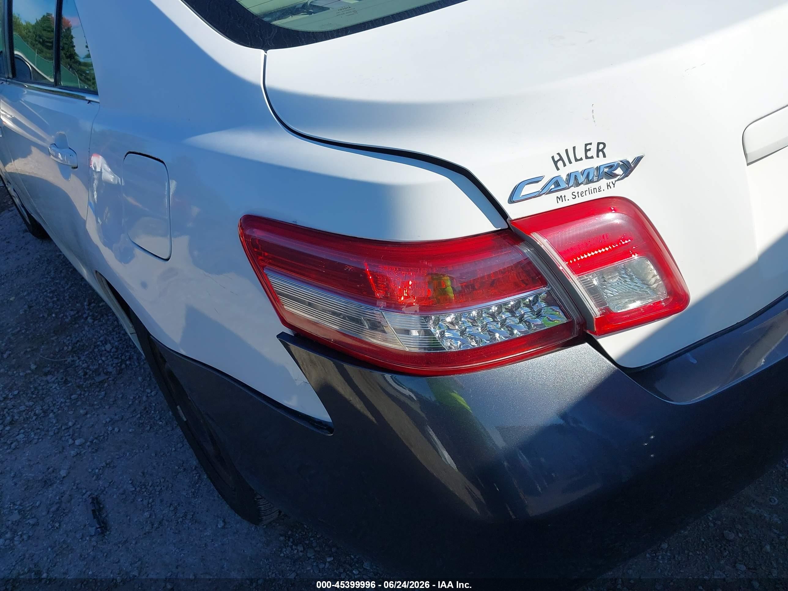 2010 Toyota Camry Le White vin: 4T4BF3EK1AR022412