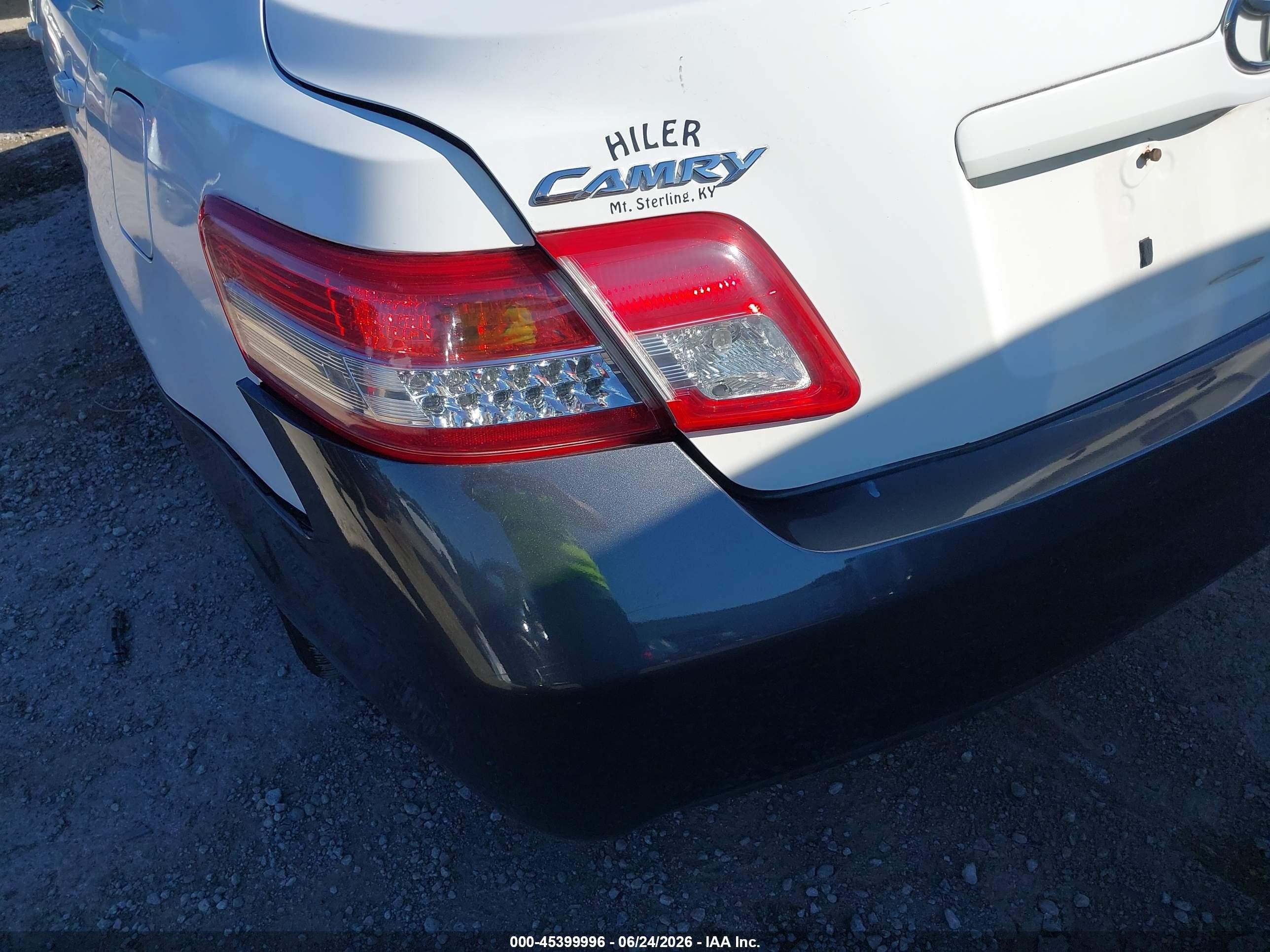 2010 Toyota Camry Le White vin: 4T4BF3EK1AR022412