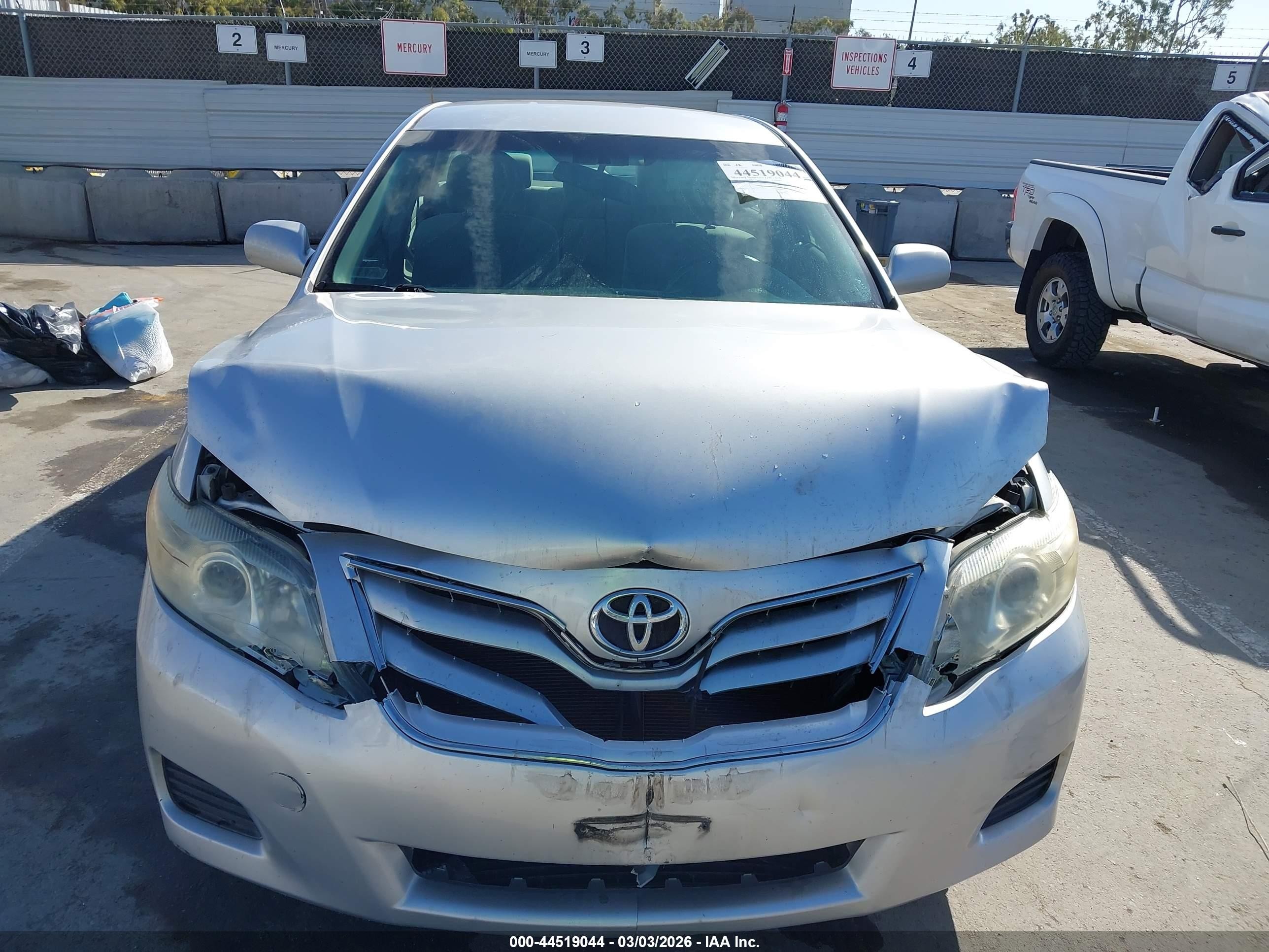 2010 Toyota Camry Le Silver vin: 4T4BF3EK1AR024273