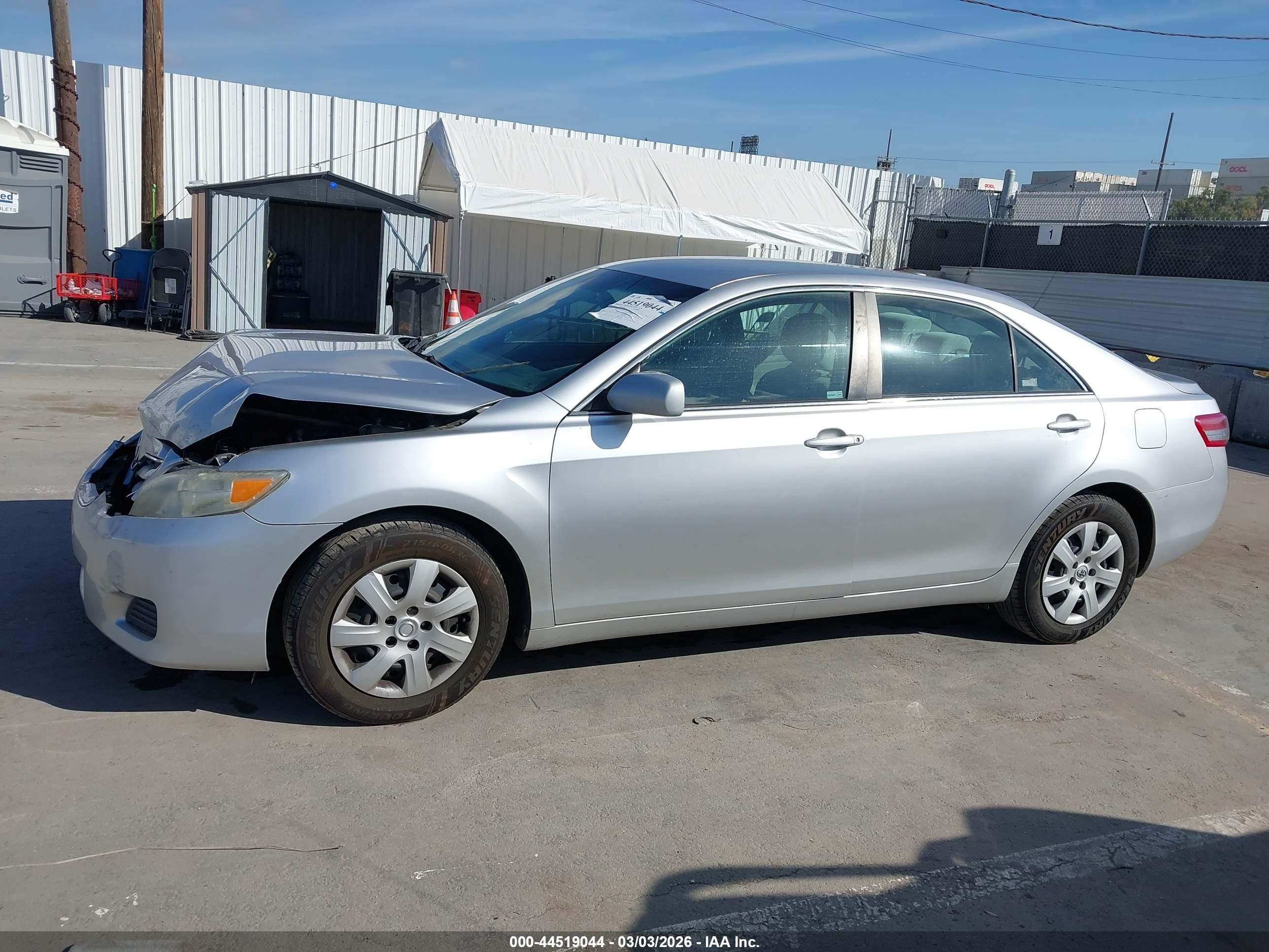 2010 Toyota Camry Le Silver vin: 4T4BF3EK1AR024273
