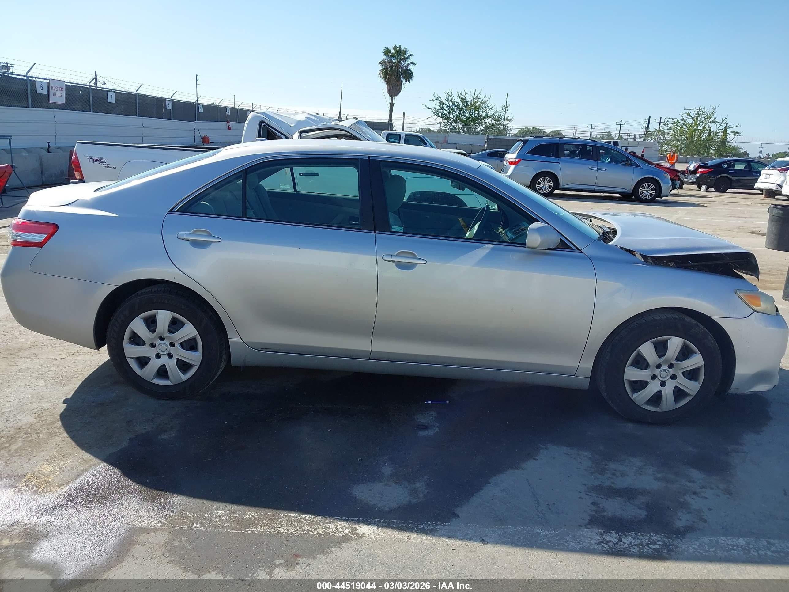 2010 Toyota Camry Le Silver vin: 4T4BF3EK1AR024273