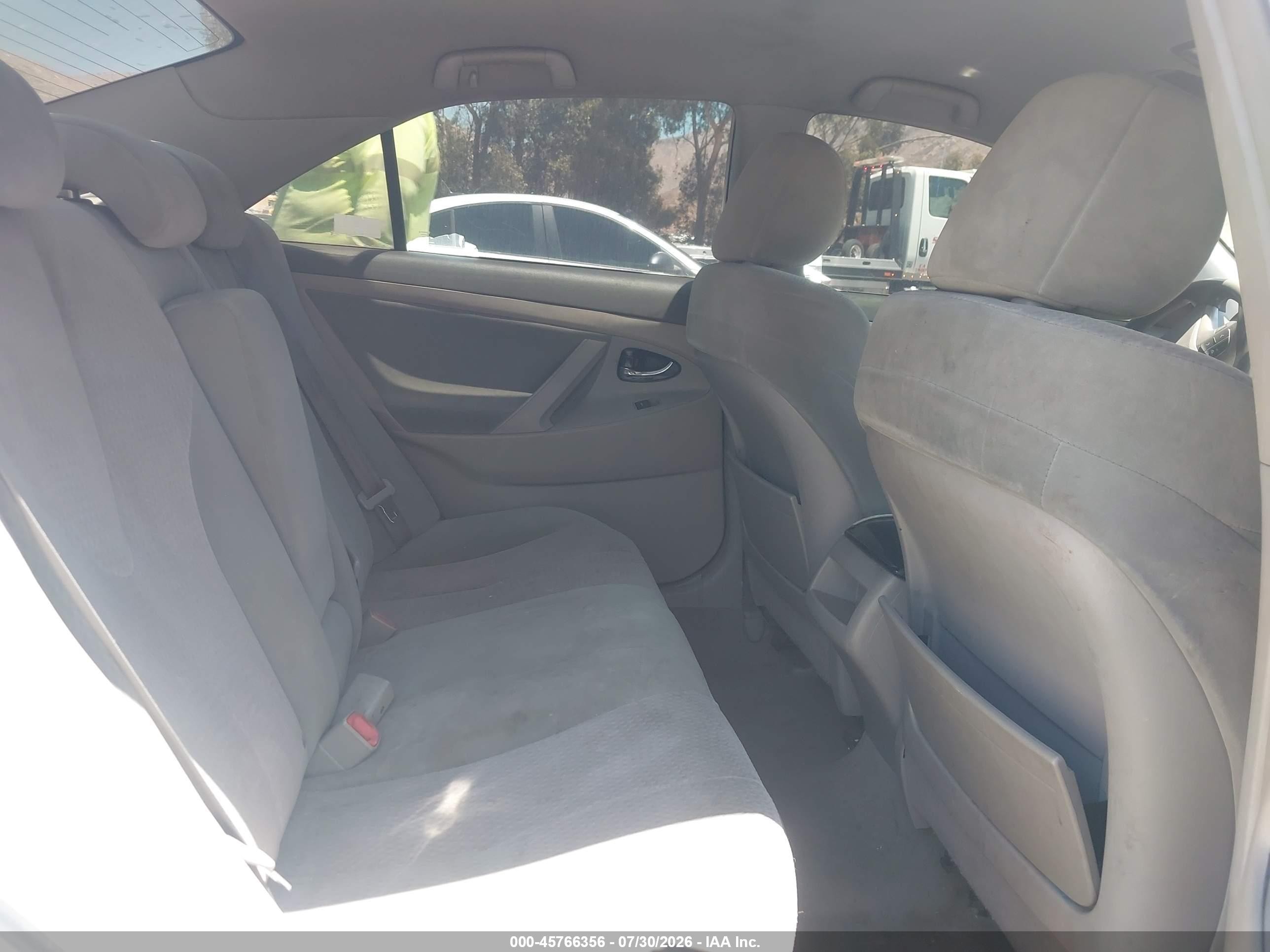 2010 Toyota Camry Le White vin: 4T4BF3EK1AR024712