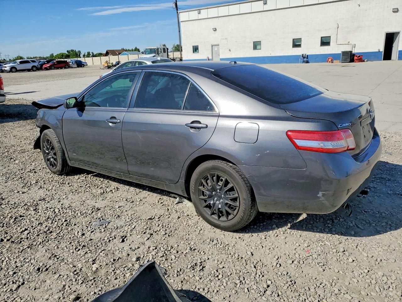 2010 Toyota Camry Le Gray vin: 4T4BF3EK1AR026718