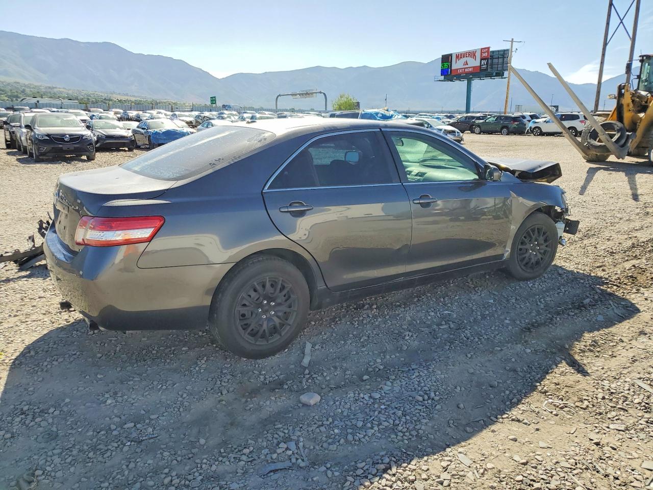 2010 Toyota Camry Le Gray vin: 4T4BF3EK1AR026718
