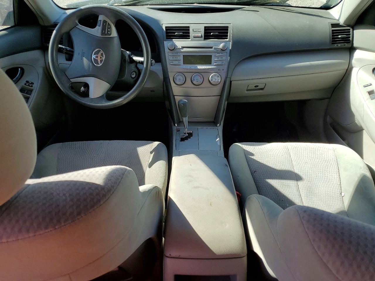 2010 Toyota Camry Le Gray vin: 4T4BF3EK1AR026718