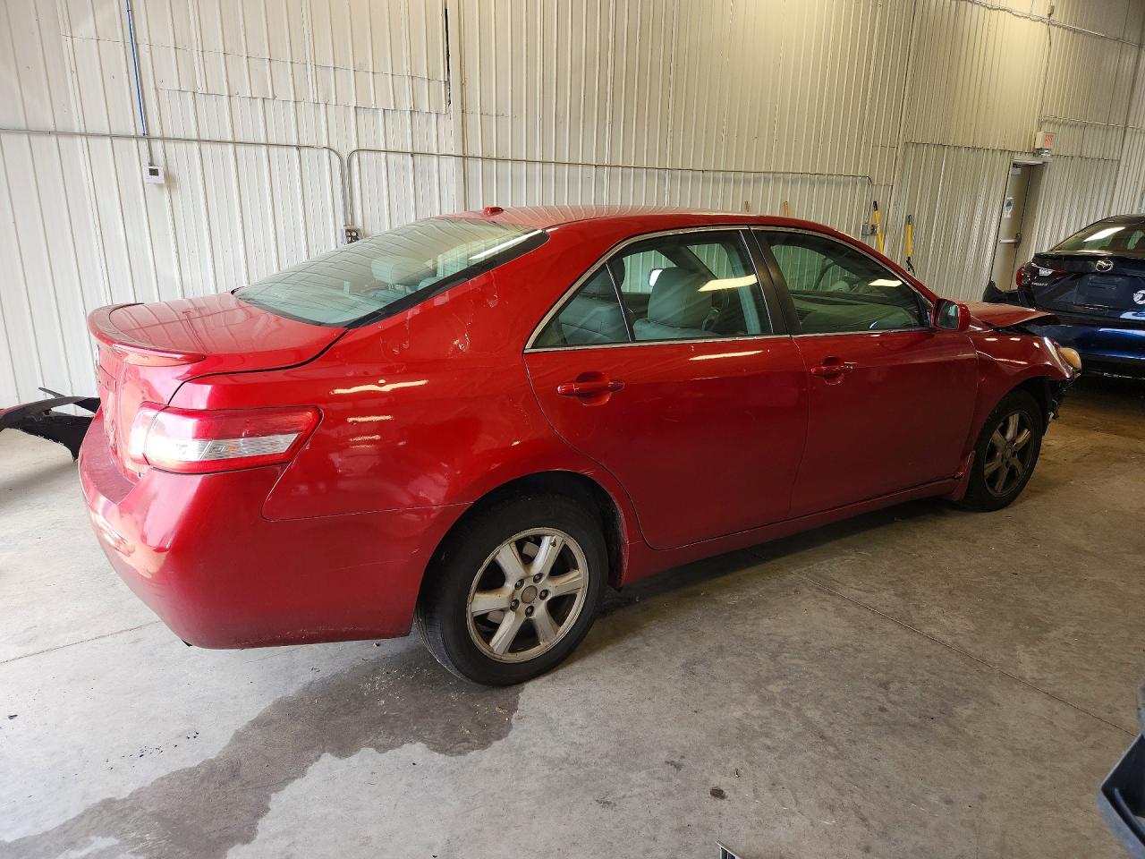 2010 Toyota Camry Le Red vin: 4T4BF3EK1AR026993