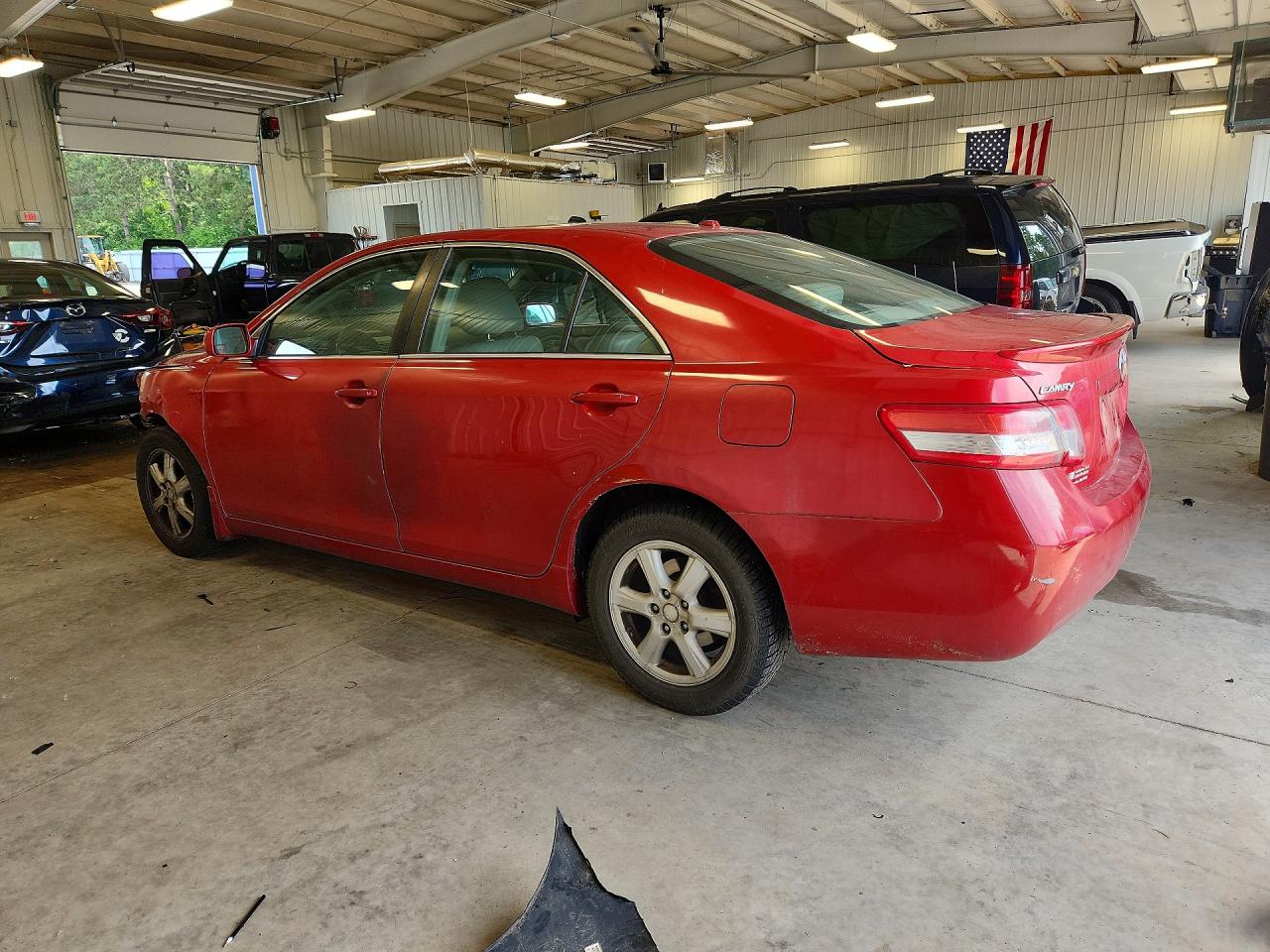 2010 Toyota Camry Le Red vin: 4T4BF3EK1AR026993