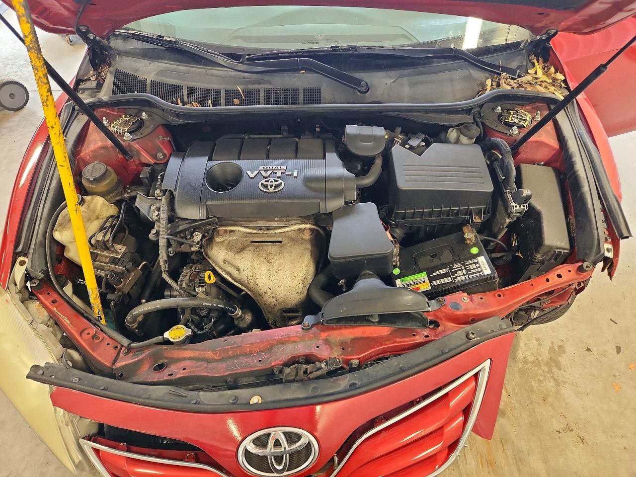 2010 Toyota Camry Le Red vin: 4T4BF3EK1AR026993