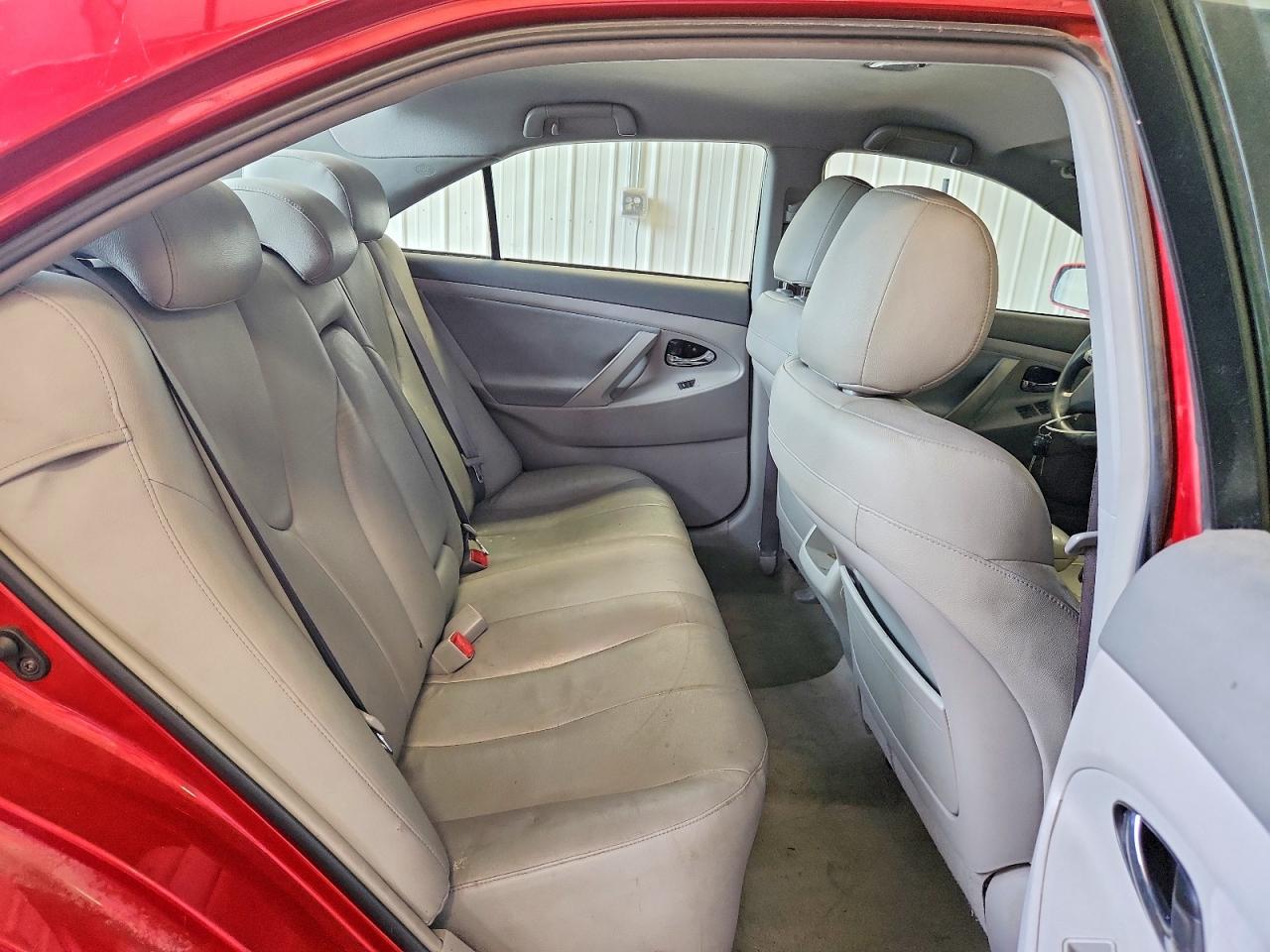 2010 Toyota Camry Le Red vin: 4T4BF3EK1AR026993