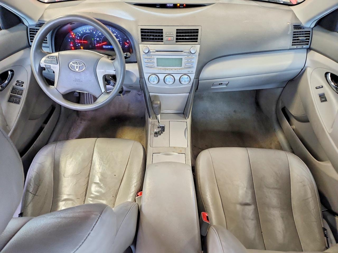 2010 Toyota Camry Le Red vin: 4T4BF3EK1AR026993