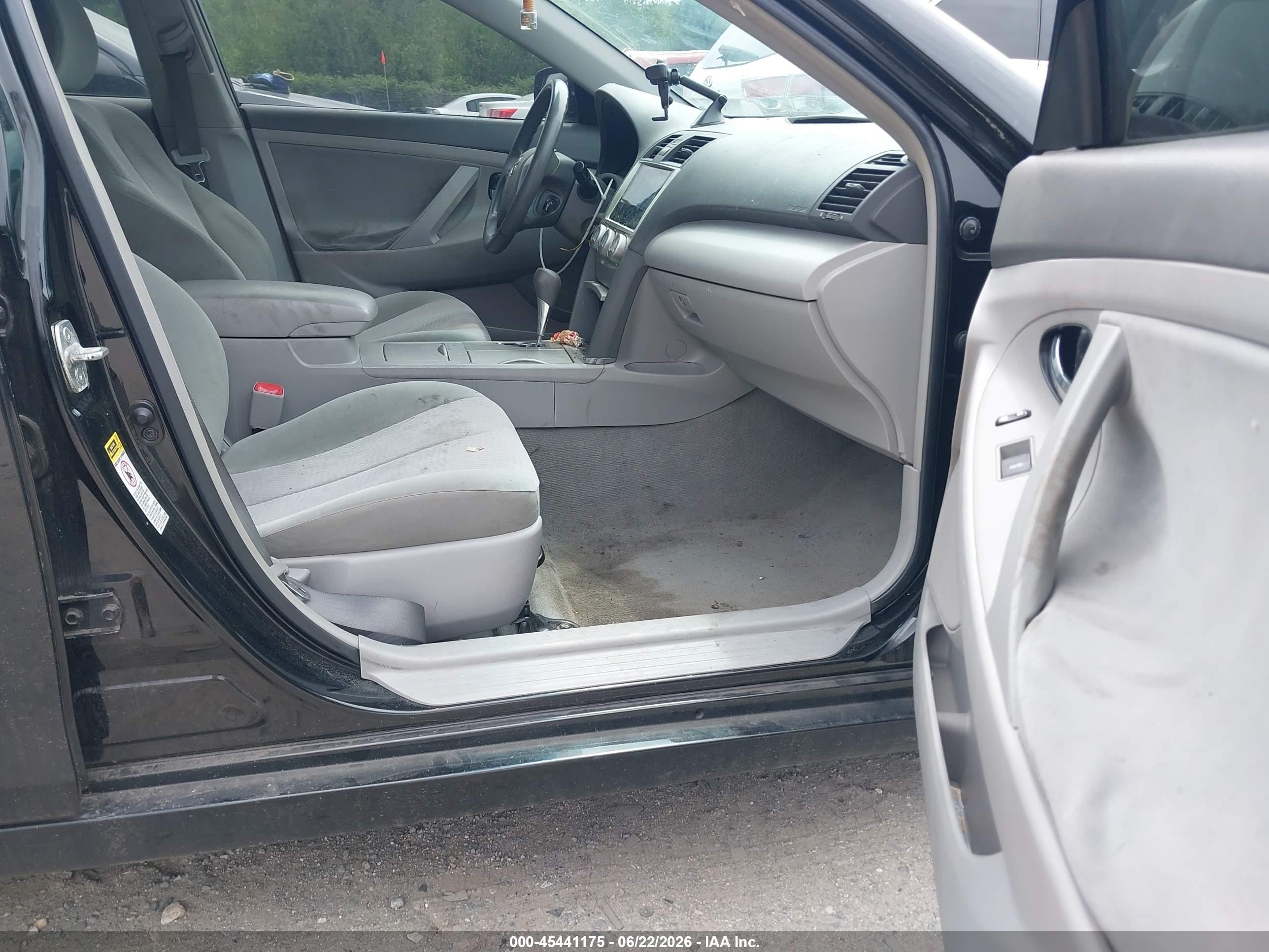 2010 Toyota Camry Le Черный vin: 4T4BF3EK1AR040022