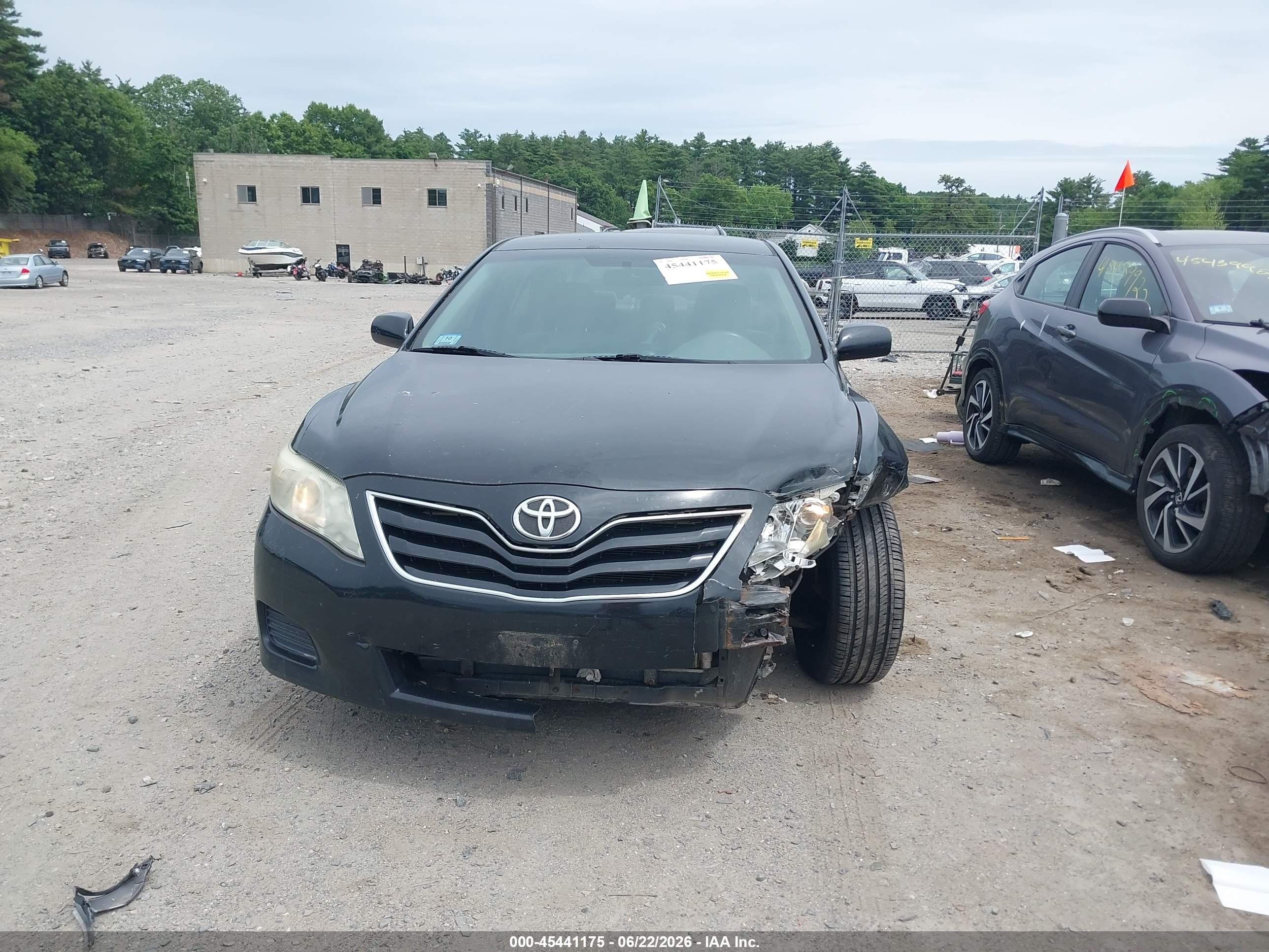 2010 Toyota Camry Le Черный vin: 4T4BF3EK1AR040022