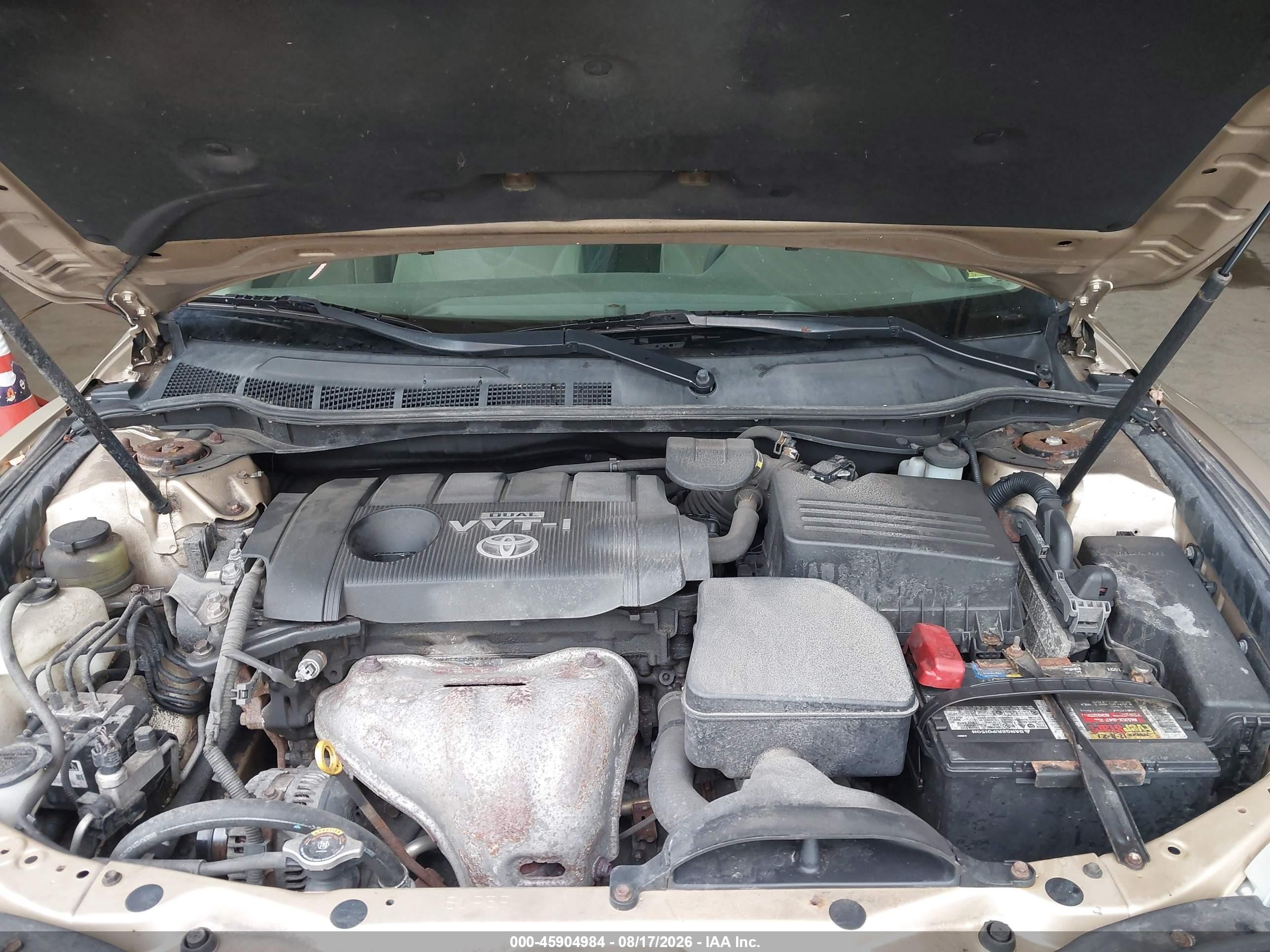 2010 Toyota Camry Le Green vin: 4T4BF3EK1AR043907