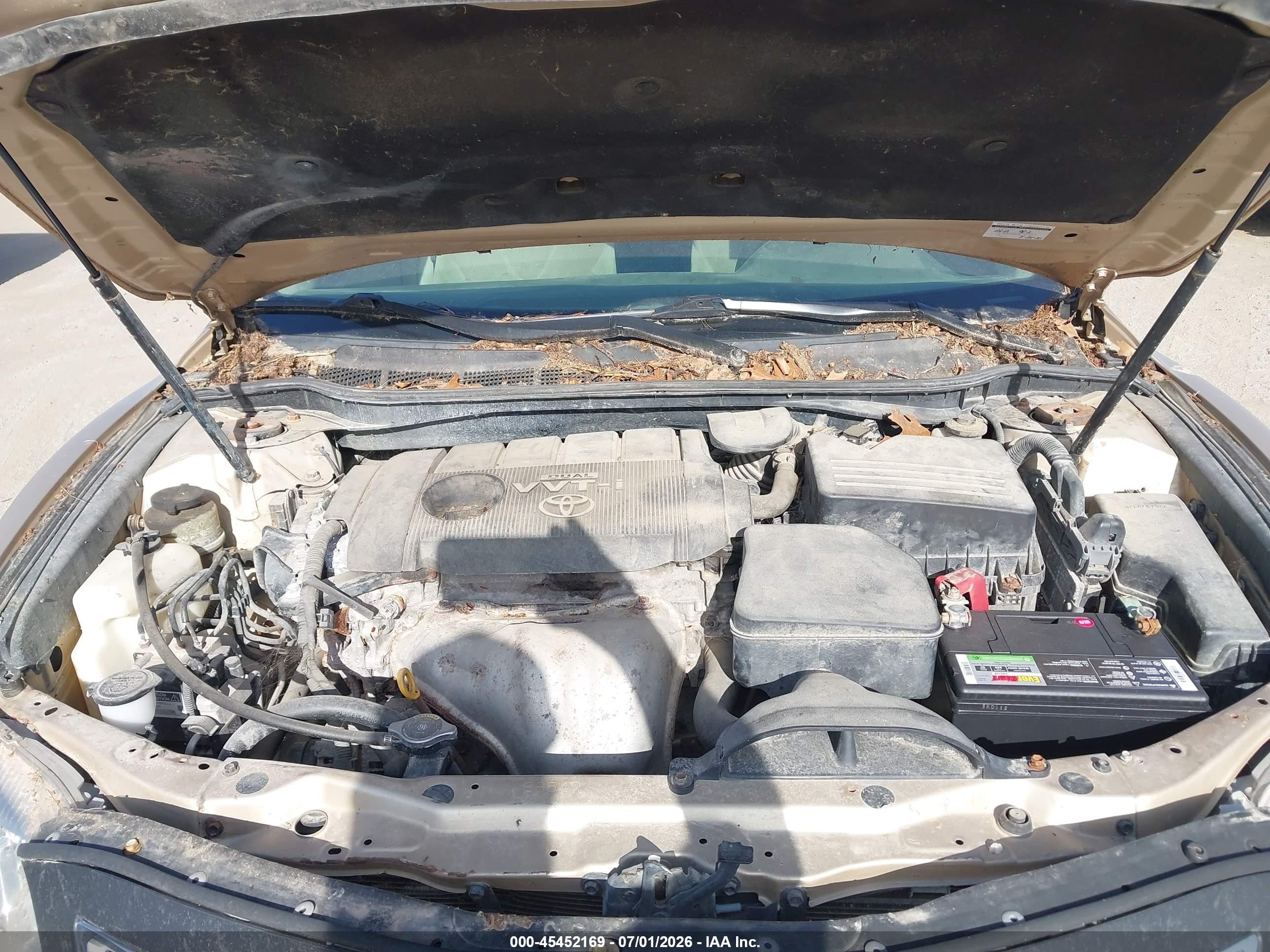 2010 Toyota Camry Le Tan vin: 4T4BF3EK1AR050517