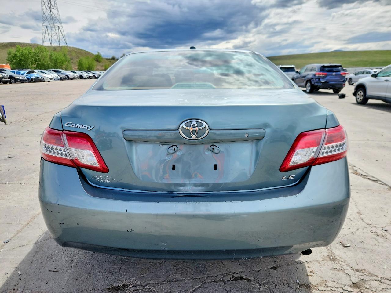 2010 Toyota Camry Le Green vin: 4T4BF3EK1AR061095