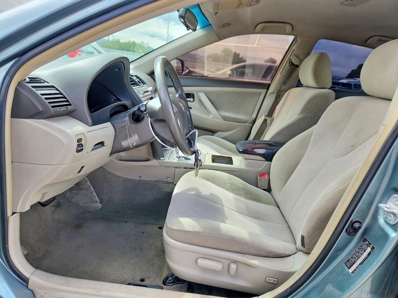 2010 Toyota Camry Le Green vin: 4T4BF3EK1AR061095
