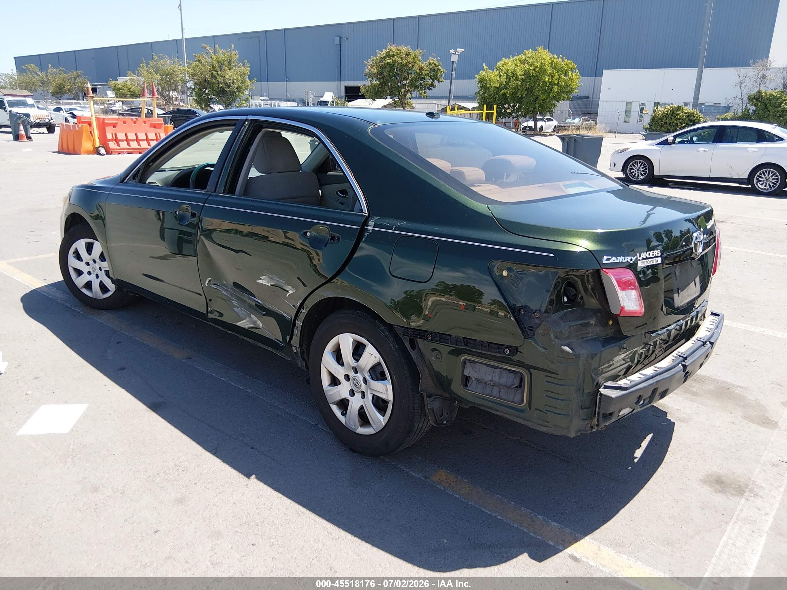 2010 Toyota Camry Le Green vin: 4T4BF3EK1AR061405